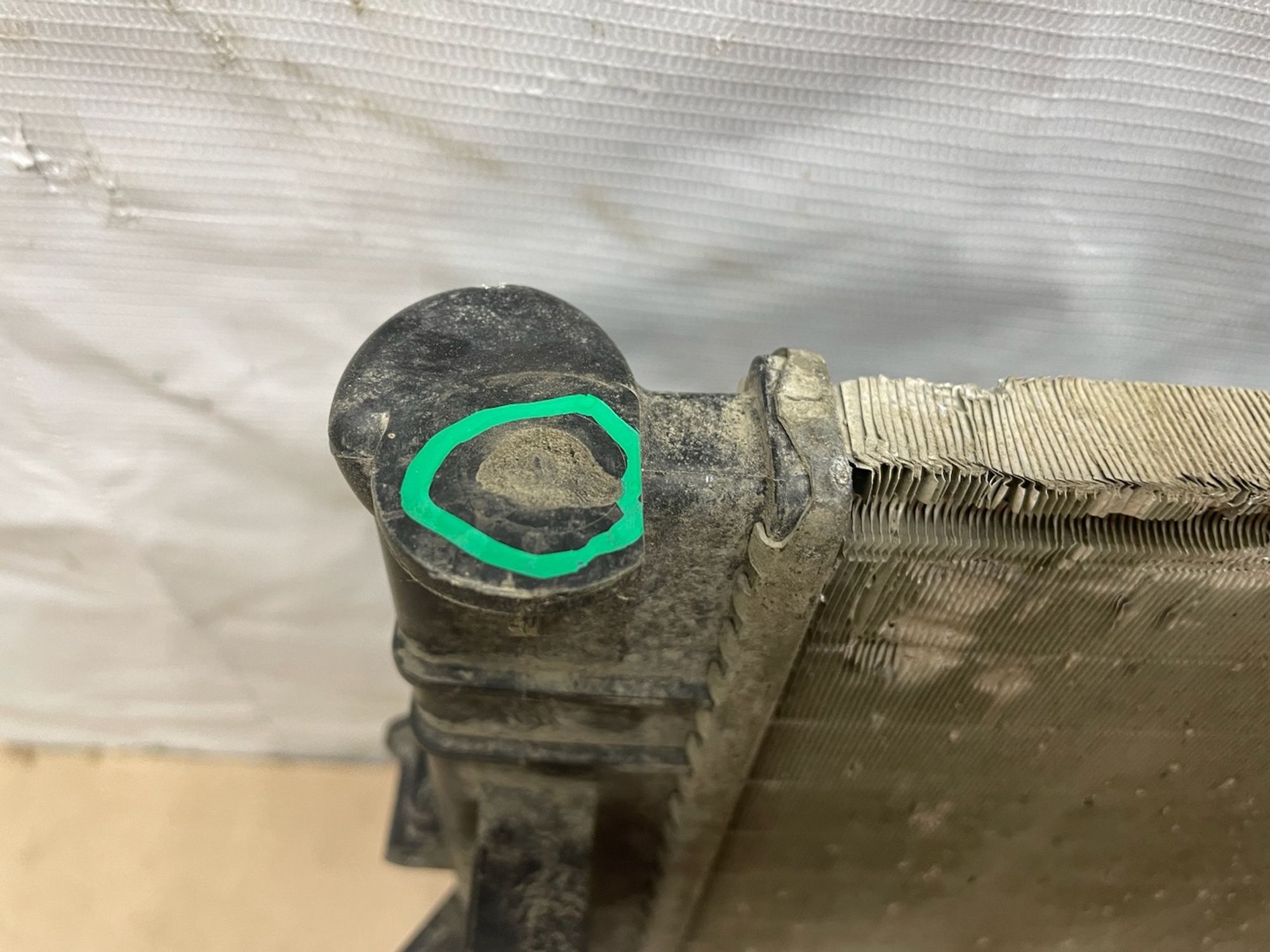 https://gcs.partsauto.market/rn-stockpro.appspot.com/thmbs/userImages/74b999aff9da8d5a09f9ff26dc196135/part/c40a0e71-8960-49e9-a52e-b953772e1e7a_1733229744035.jpg