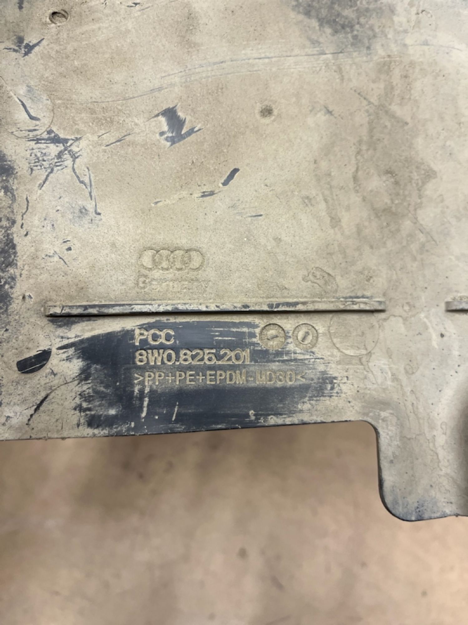 https://gcs.partsauto.market/rn-stockpro.appspot.com/thmbs/userImages/74b999aff9da8d5a09f9ff26dc196135/part/c4acde6b-4a36-43be-9404-35809922be90_1744364119701.jpg