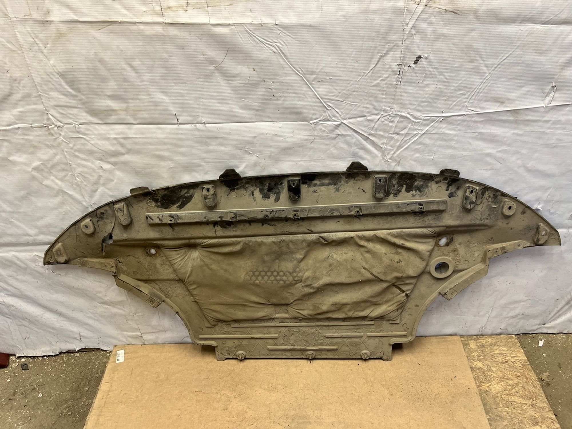 https://gcs.partsauto.market/rn-stockpro.appspot.com/thmbs/userImages/74b999aff9da8d5a09f9ff26dc196135/part/c5db80b2-18e2-427c-a6e6-88e9db65296f_1749020552735.jpg