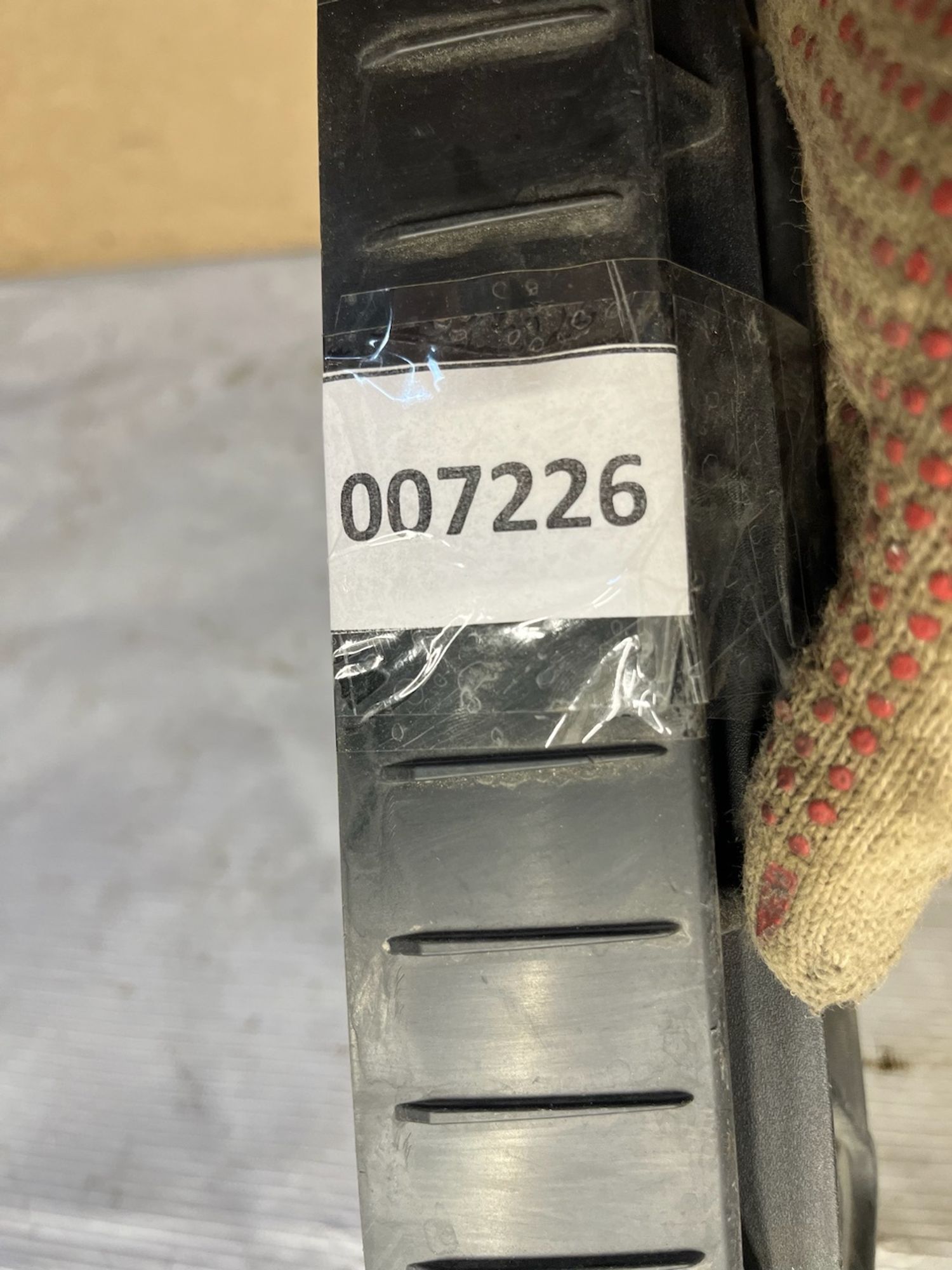 https://gcs.partsauto.market/rn-stockpro.appspot.com/thmbs/userImages/74b999aff9da8d5a09f9ff26dc196135/part/c6db04da-4c37-4edb-b89f-fc6cd43ec874_1749207639036.jpg