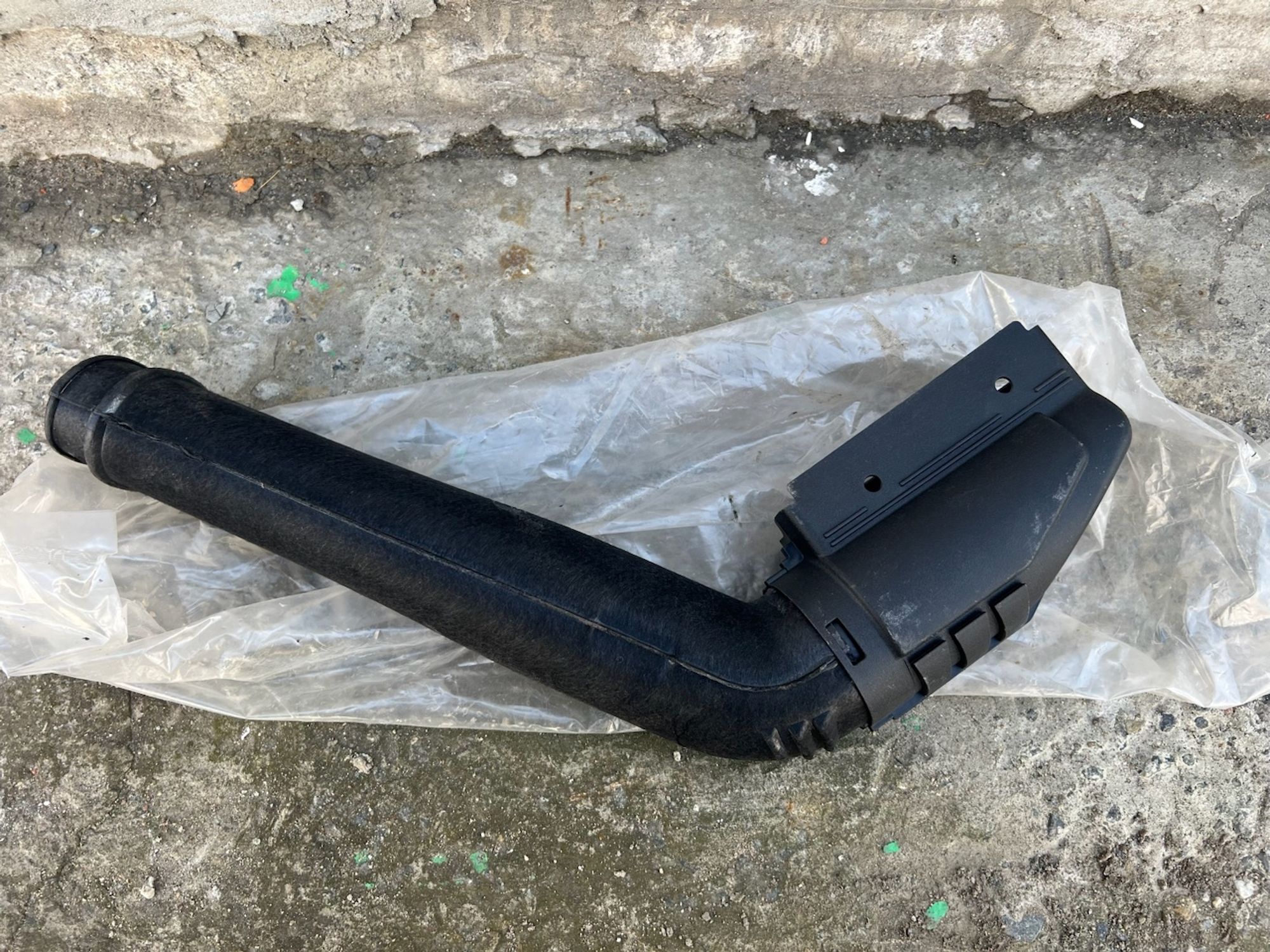 https://gcs.partsauto.market/rn-stockpro.appspot.com/thmbs/userImages/74b999aff9da8d5a09f9ff26dc196135/part/c7c264d8-f35c-4692-b7fb-2922b26fc4cb_1747586897576.jpg