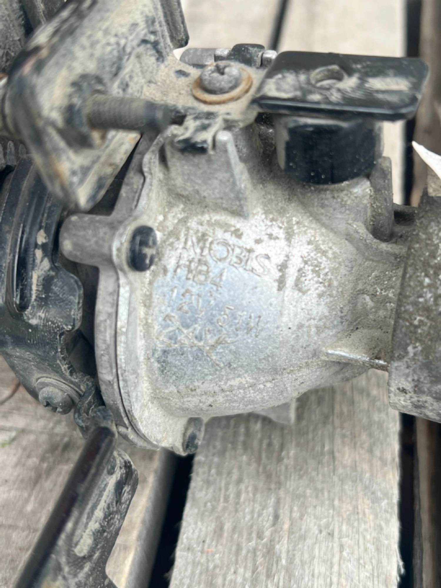 https://gcs.partsauto.market/rn-stockpro.appspot.com/thmbs/userImages/74b999aff9da8d5a09f9ff26dc196135/part/c89f8630-7ce0-4c7c-88af-4668c53bd9f2_1747243302528.jpg