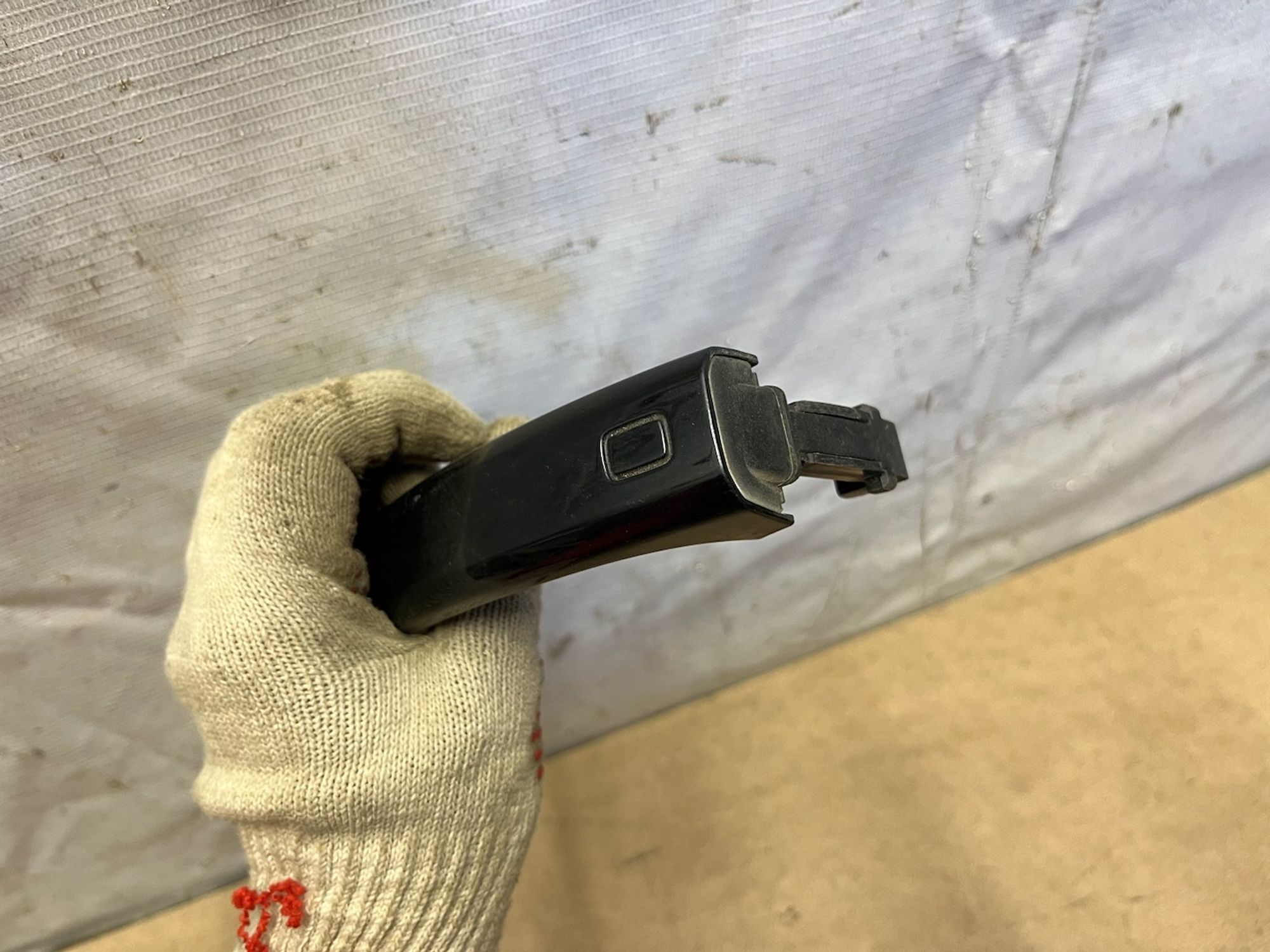 https://gcs.partsauto.market/rn-stockpro.appspot.com/thmbs/userImages/74b999aff9da8d5a09f9ff26dc196135/part/c906e9f8-00a9-45a7-b115-f9043a675cb6_1746180559684.jpg