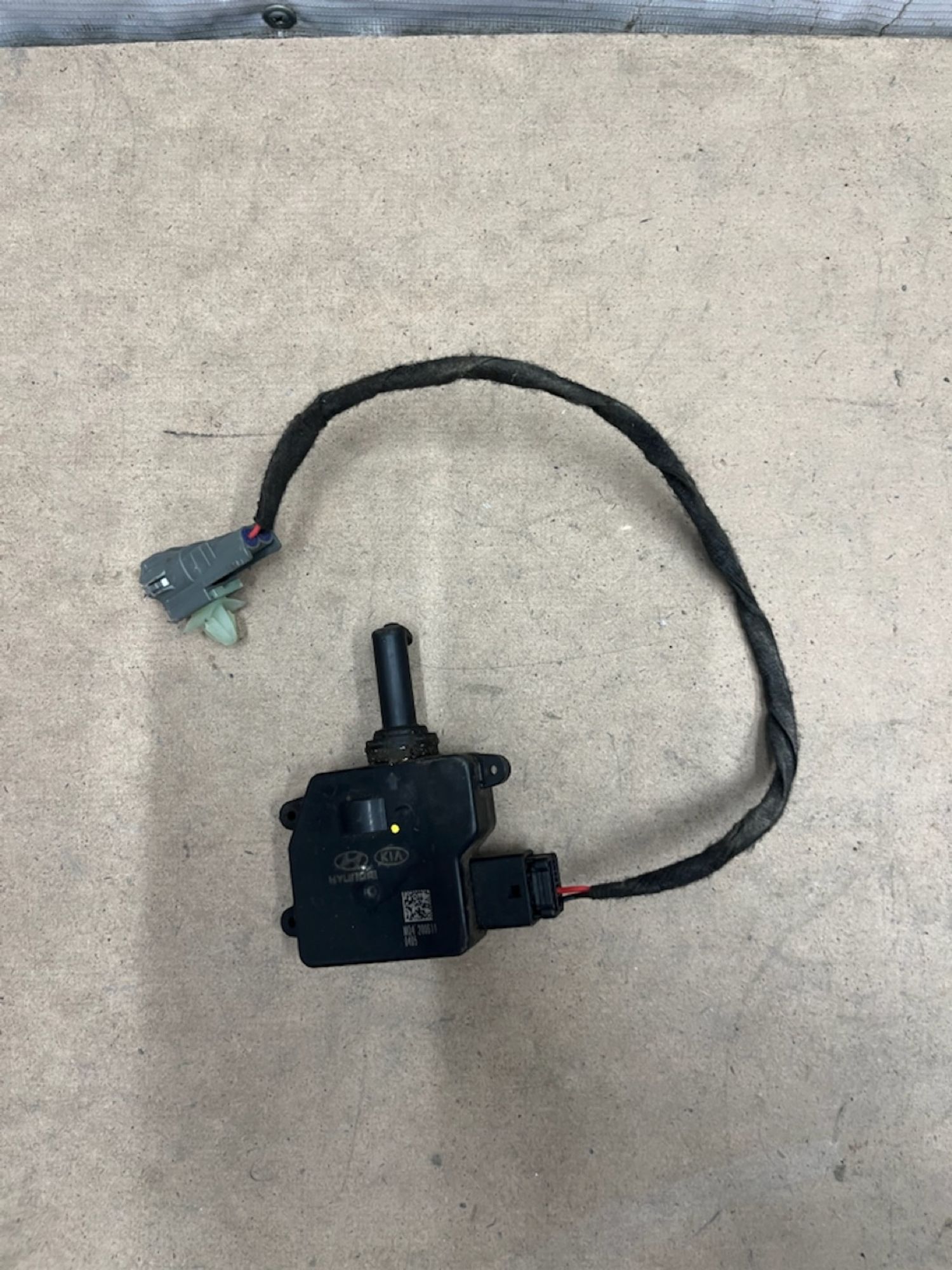 https://gcs.partsauto.market/rn-stockpro.appspot.com/thmbs/userImages/74b999aff9da8d5a09f9ff26dc196135/part/c9d0c940-7605-46f2-8e4b-a62652ab9473_1750336375034.jpg