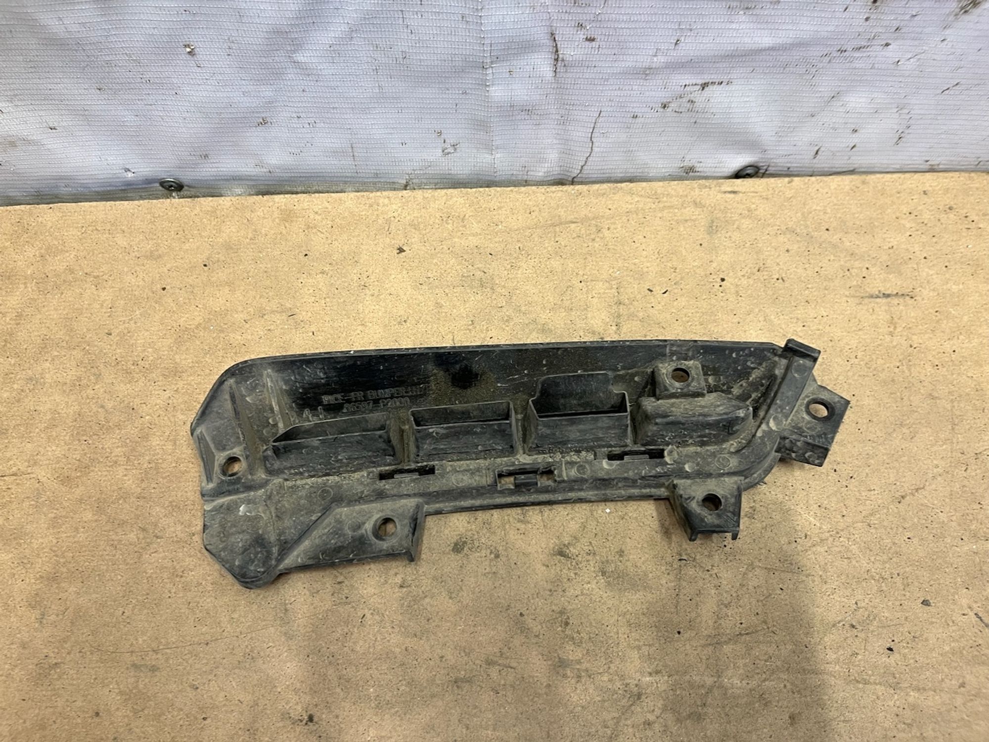 https://gcs.partsauto.market/rn-stockpro.appspot.com/thmbs/userImages/74b999aff9da8d5a09f9ff26dc196135/part/cb4b6191-760d-49d0-925d-efa662a13998_1747377456525.jpg