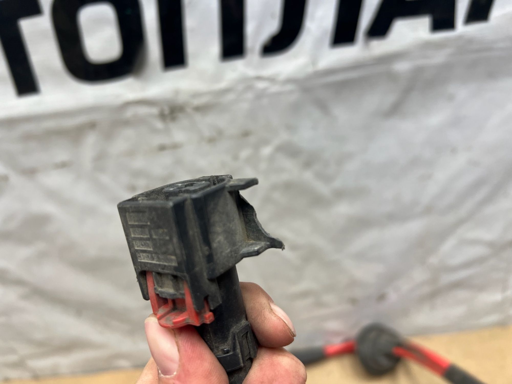 https://gcs.partsauto.market/rn-stockpro.appspot.com/thmbs/userImages/74b999aff9da8d5a09f9ff26dc196135/part/cc28cfa4-0c4a-4ea6-a4d2-d7f09f5171b0_1745254371320.jpg