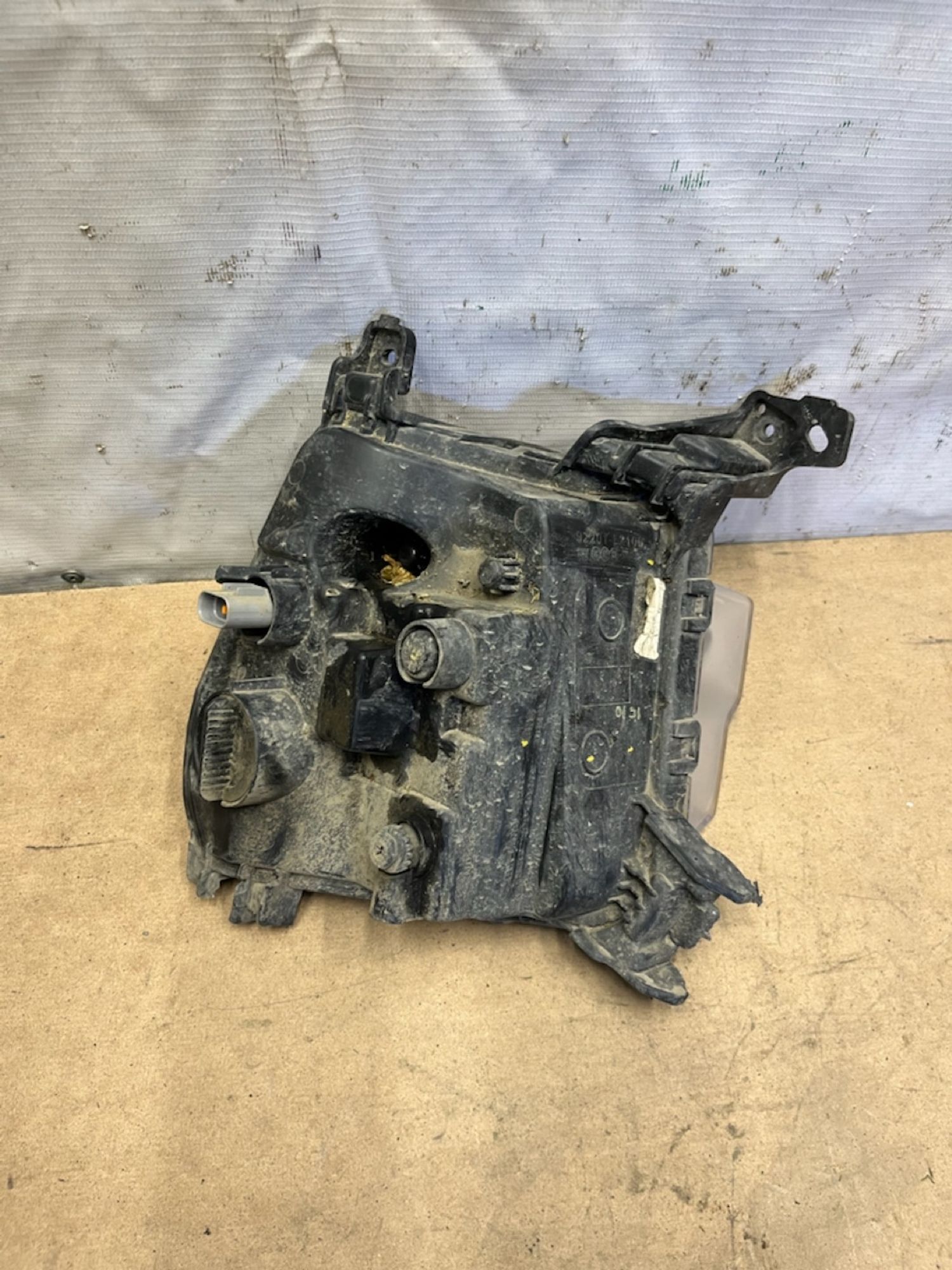 https://gcs.partsauto.market/rn-stockpro.appspot.com/thmbs/userImages/74b999aff9da8d5a09f9ff26dc196135/part/cee96b70-6360-4654-baf7-02383c899b5f_1747915822394.jpg