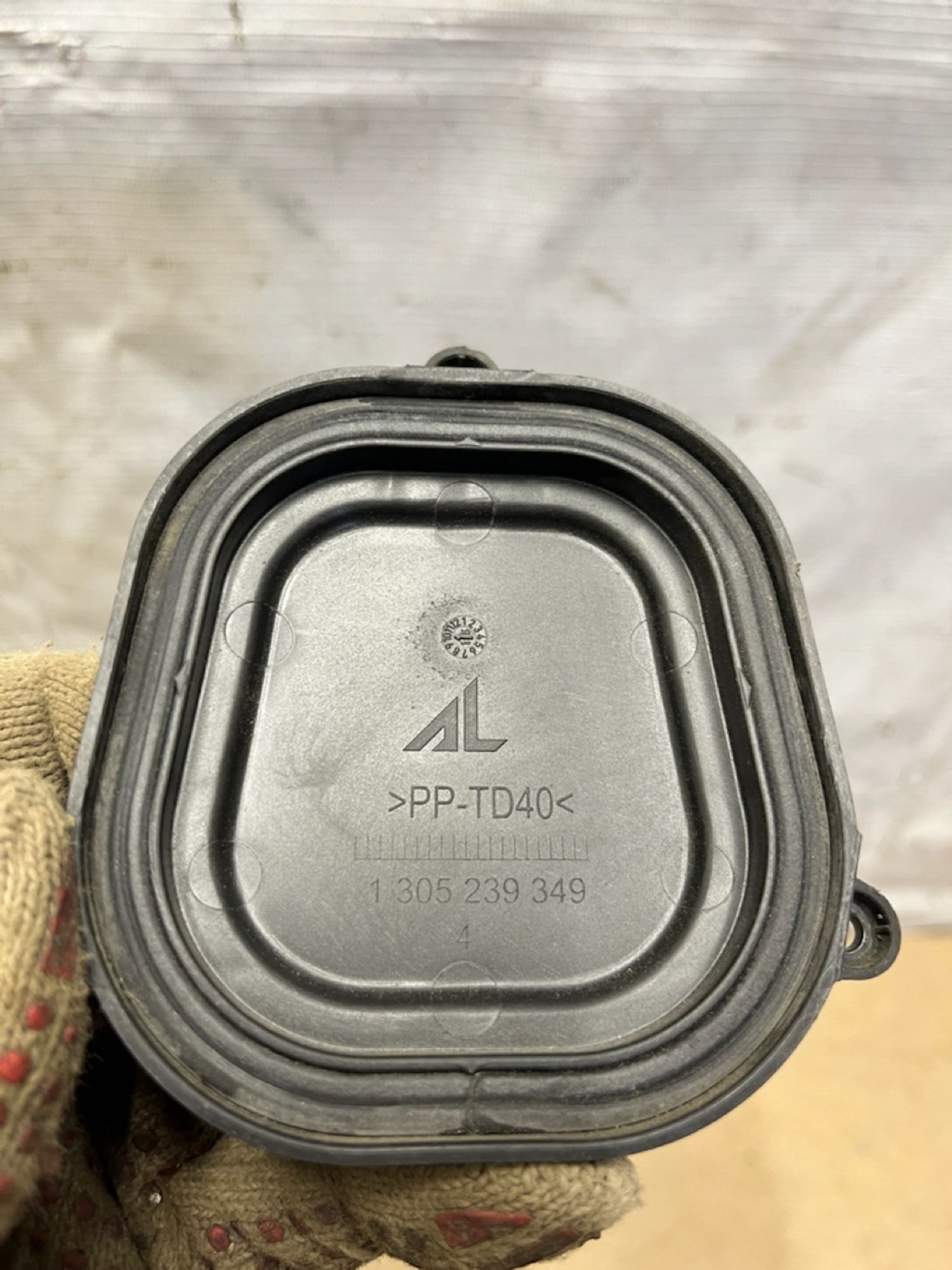 https://gcs.partsauto.market/rn-stockpro.appspot.com/thmbs/userImages/74b999aff9da8d5a09f9ff26dc196135/part/cf59f089-75fa-4ec9-b989-c4e2826e0c33_1749021623828.jpg