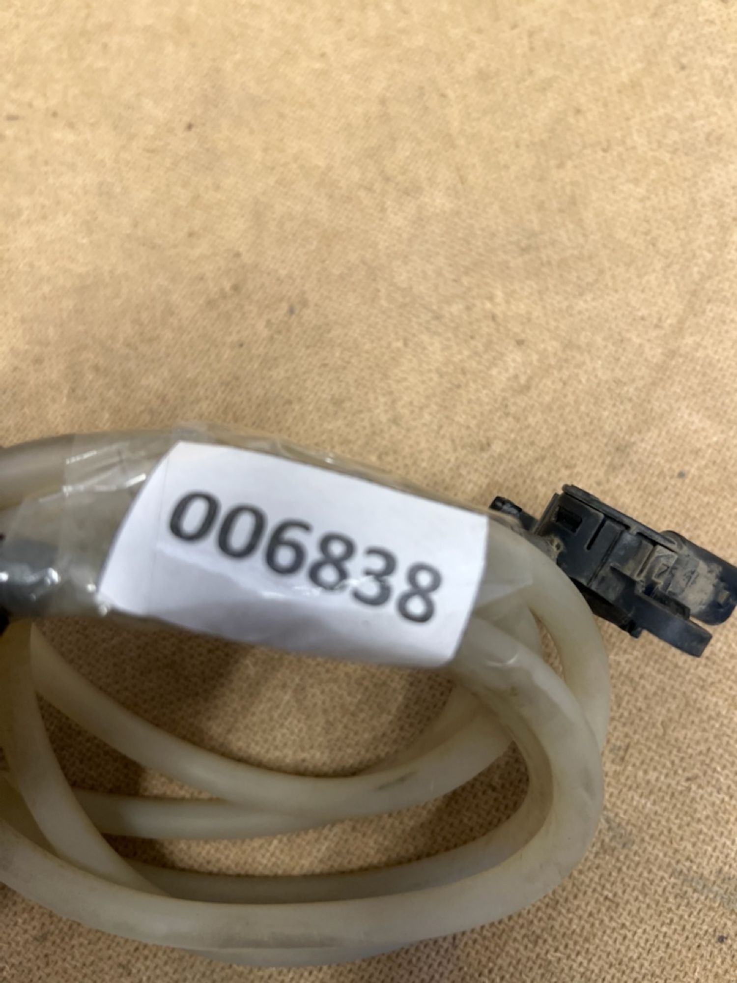 https://gcs.partsauto.market/rn-stockpro.appspot.com/thmbs/userImages/74b999aff9da8d5a09f9ff26dc196135/part/d0ebc90c-85e1-4c10-8a8f-ce96a6f989b9_1745688880785.jpg
