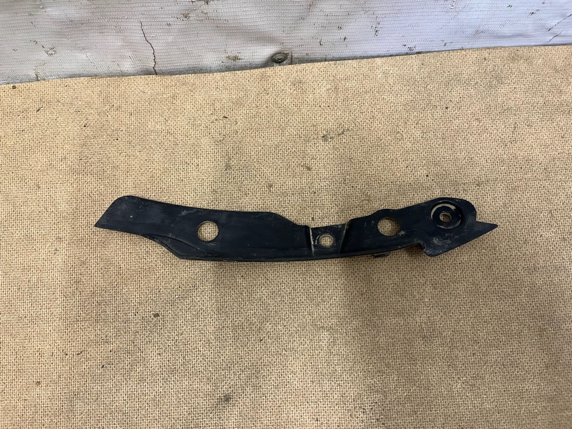 https://gcs.partsauto.market/rn-stockpro.appspot.com/thmbs/userImages/74b999aff9da8d5a09f9ff26dc196135/part/d2d2fbcb-e438-49e3-be44-36d7cd2c0870_1745403597118.jpg