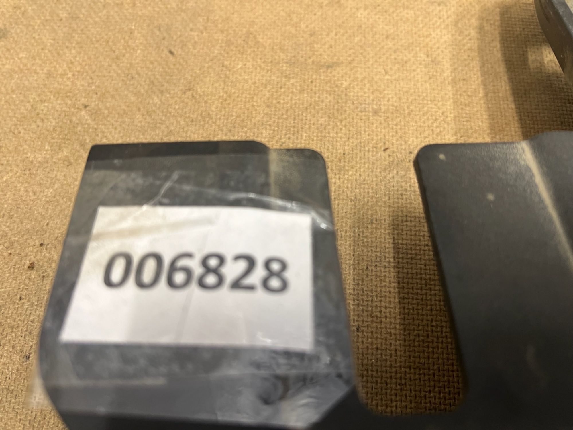 https://gcs.partsauto.market/rn-stockpro.appspot.com/thmbs/userImages/74b999aff9da8d5a09f9ff26dc196135/part/d333458c-4343-4699-8756-1b5b03bddaa3_1744910379250.jpg