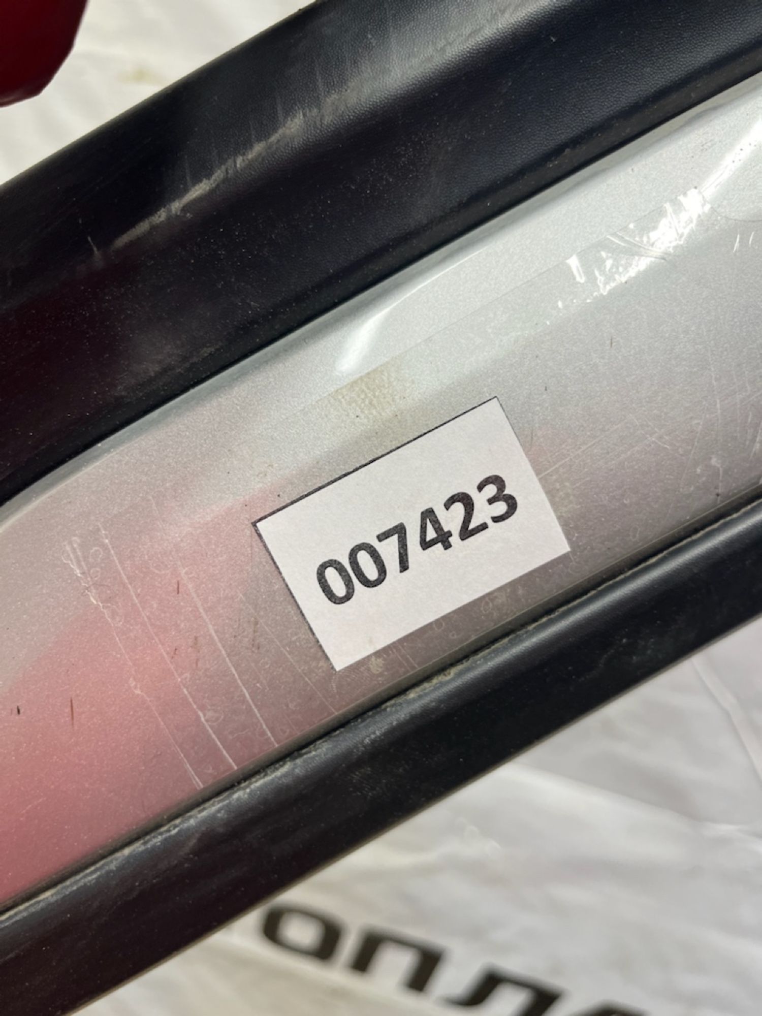 https://gcs.partsauto.market/rn-stockpro.appspot.com/thmbs/userImages/74b999aff9da8d5a09f9ff26dc196135/part/d6ec1179-534d-4174-8105-fc142692fff7_1747219256121.jpg