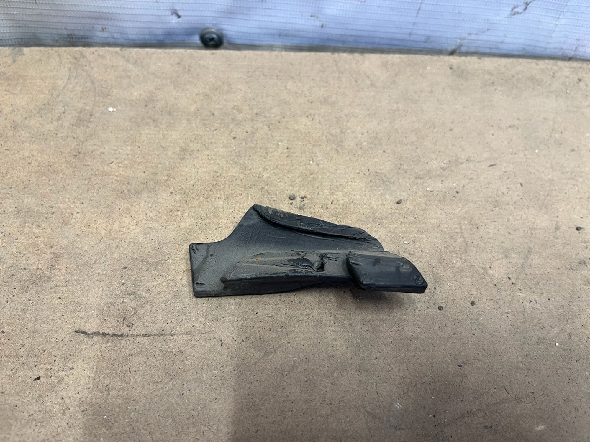 https://gcs.partsauto.market/rn-stockpro.appspot.com/thmbs/userImages/74b999aff9da8d5a09f9ff26dc196135/part/d728ca70-c675-4bf1-9700-b81ec73a5c2d_1750316881035.jpg