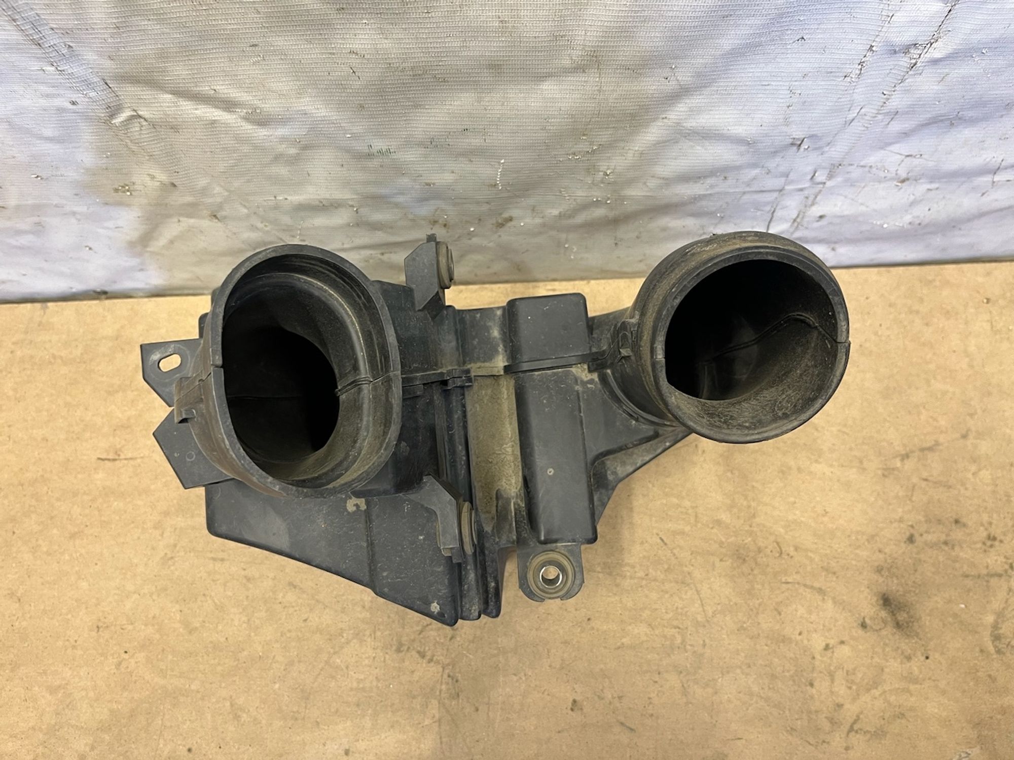 https://gcs.partsauto.market/rn-stockpro.appspot.com/thmbs/userImages/74b999aff9da8d5a09f9ff26dc196135/part/da9f1aa0-aabc-45a2-b237-efde55dc5feb_1748427709224.jpg
