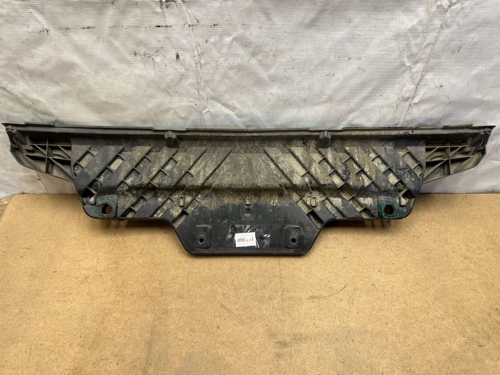 https://gcs.partsauto.market/rn-stockpro.appspot.com/thmbs/userImages/74b999aff9da8d5a09f9ff26dc196135/part/db8250f5-8a8b-44b7-bef6-2d997fef0759_1745256896714.jpg