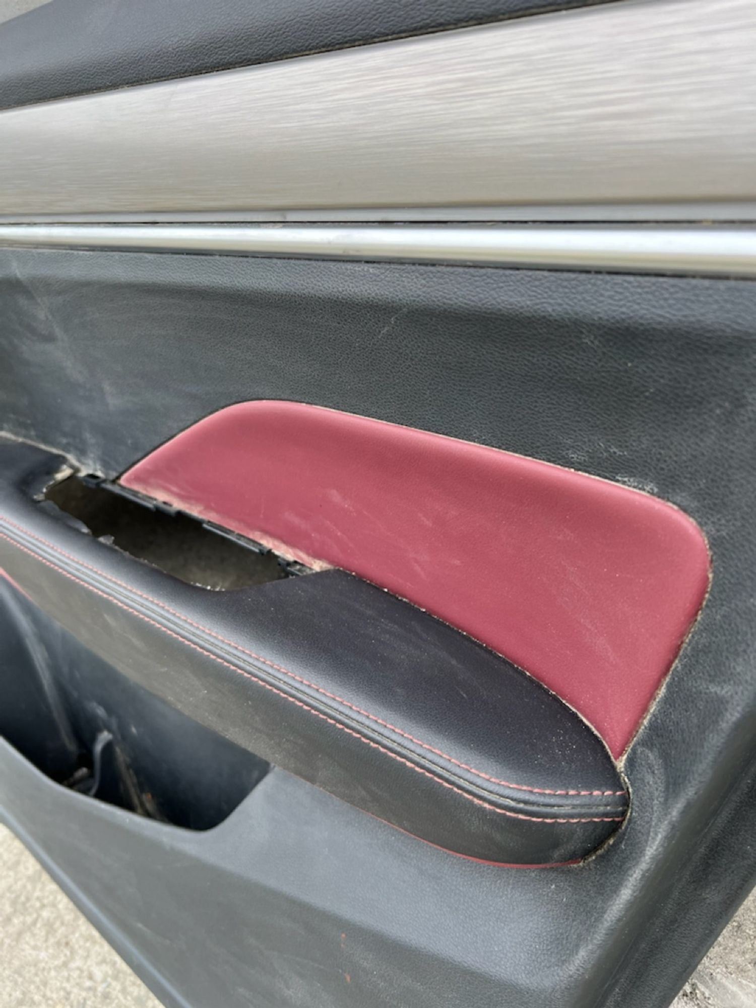 https://gcs.partsauto.market/rn-stockpro.appspot.com/thmbs/userImages/74b999aff9da8d5a09f9ff26dc196135/part/dbfeff3f-eb3a-4018-8846-16e3c0399354_1746726655299.jpg
