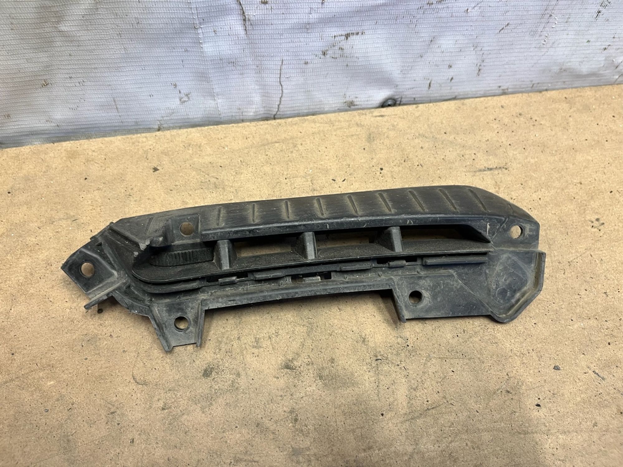 https://gcs.partsauto.market/rn-stockpro.appspot.com/thmbs/userImages/74b999aff9da8d5a09f9ff26dc196135/part/e3dfdf21-7e41-4e48-b2d9-a5295bb09530_1747377438173.jpg