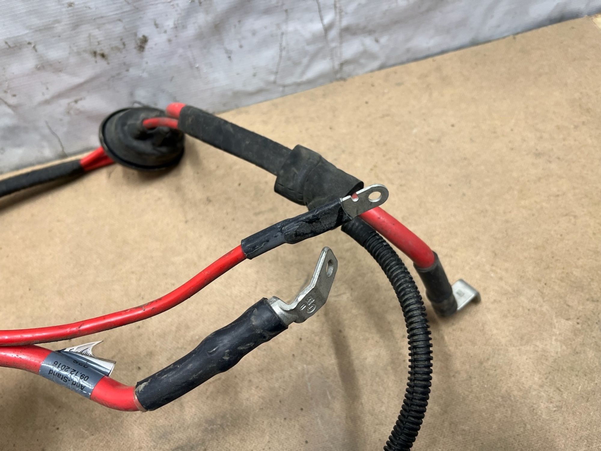 https://gcs.partsauto.market/rn-stockpro.appspot.com/thmbs/userImages/74b999aff9da8d5a09f9ff26dc196135/part/e413e0e1-6854-407e-85c9-b29999795809_1745254378105.jpg