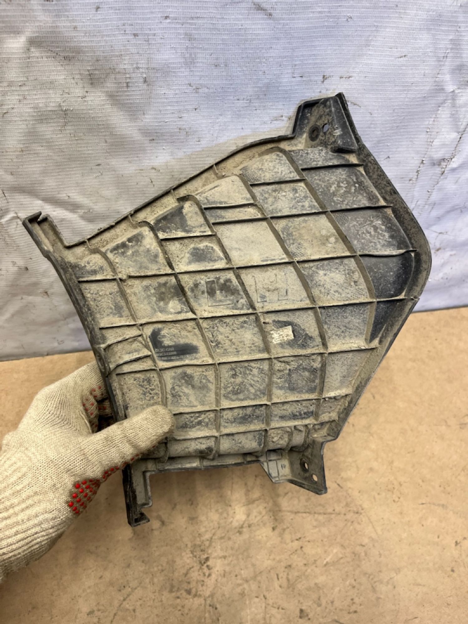 https://gcs.partsauto.market/rn-stockpro.appspot.com/thmbs/userImages/74b999aff9da8d5a09f9ff26dc196135/part/e5e13e2c-59c5-4d68-aa1b-31d56f52b745_1747992659135.jpg