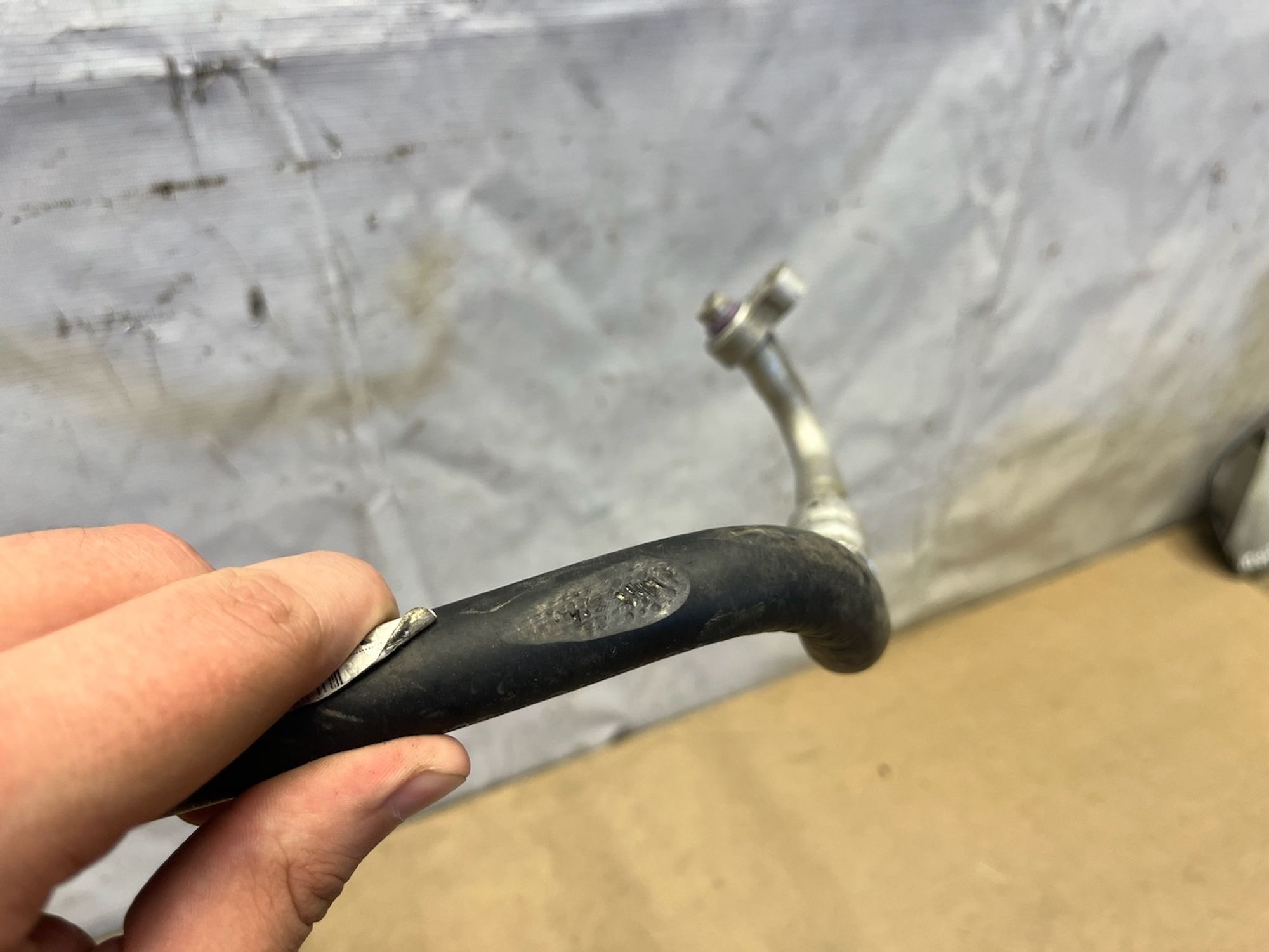 https://gcs.partsauto.market/rn-stockpro.appspot.com/thmbs/userImages/74b999aff9da8d5a09f9ff26dc196135/part/e6a368d0-02af-4700-a898-b84b7abac4ae_1750403290013.jpg