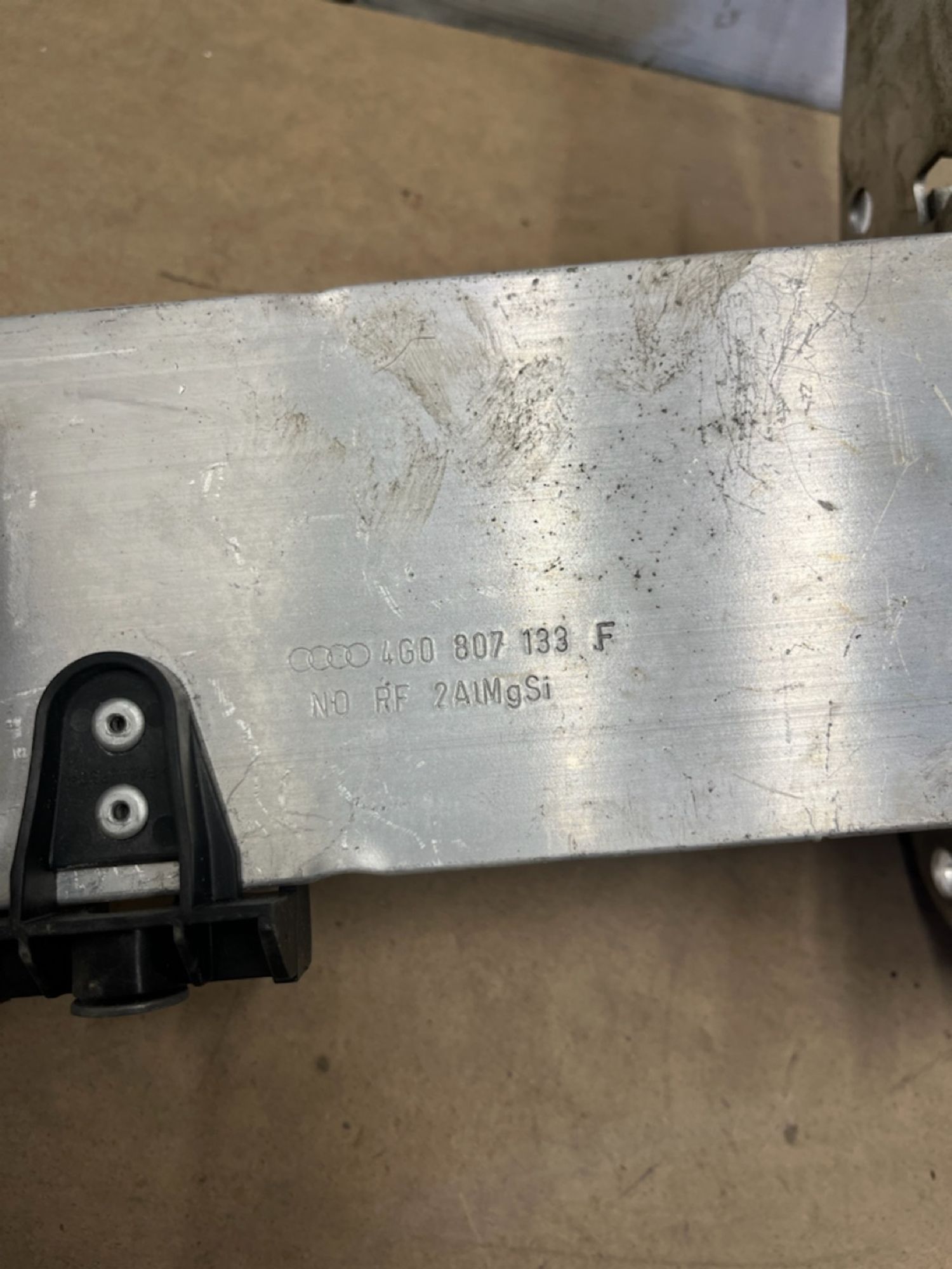 https://gcs.partsauto.market/rn-stockpro.appspot.com/thmbs/userImages/74b999aff9da8d5a09f9ff26dc196135/part/e905d50f-3dc5-4a9a-a547-0b2f25b7200a_1750325885494.jpg