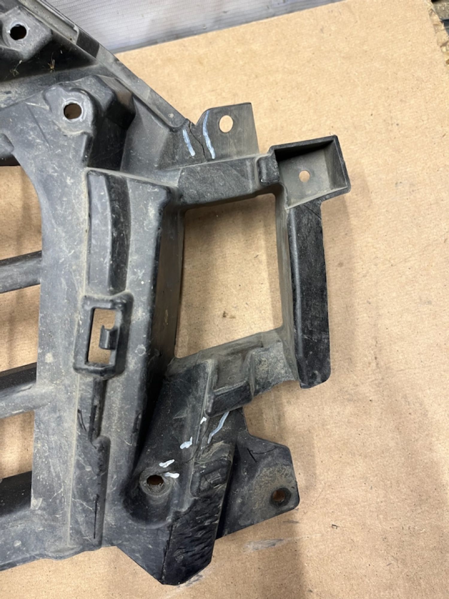 https://gcs.partsauto.market/rn-stockpro.appspot.com/thmbs/userImages/74b999aff9da8d5a09f9ff26dc196135/part/e995f9c0-12e2-4d27-9836-9e6a6547b3f2_1746011469701.jpg
