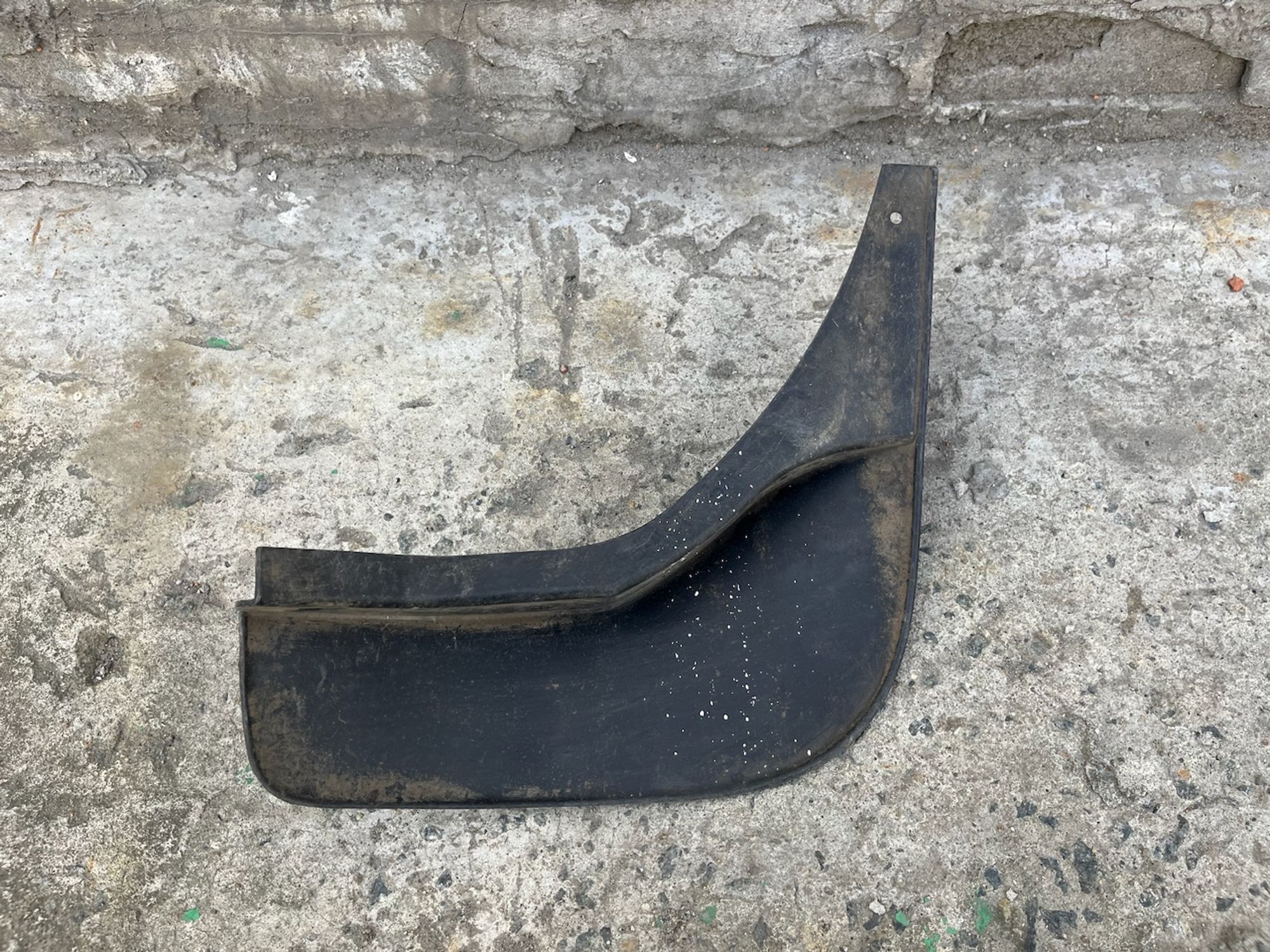 https://gcs.partsauto.market/rn-stockpro.appspot.com/thmbs/userImages/74b999aff9da8d5a09f9ff26dc196135/part/e9c467f0-7e2e-470a-973c-d8c536a7def1_1748009210637.jpg