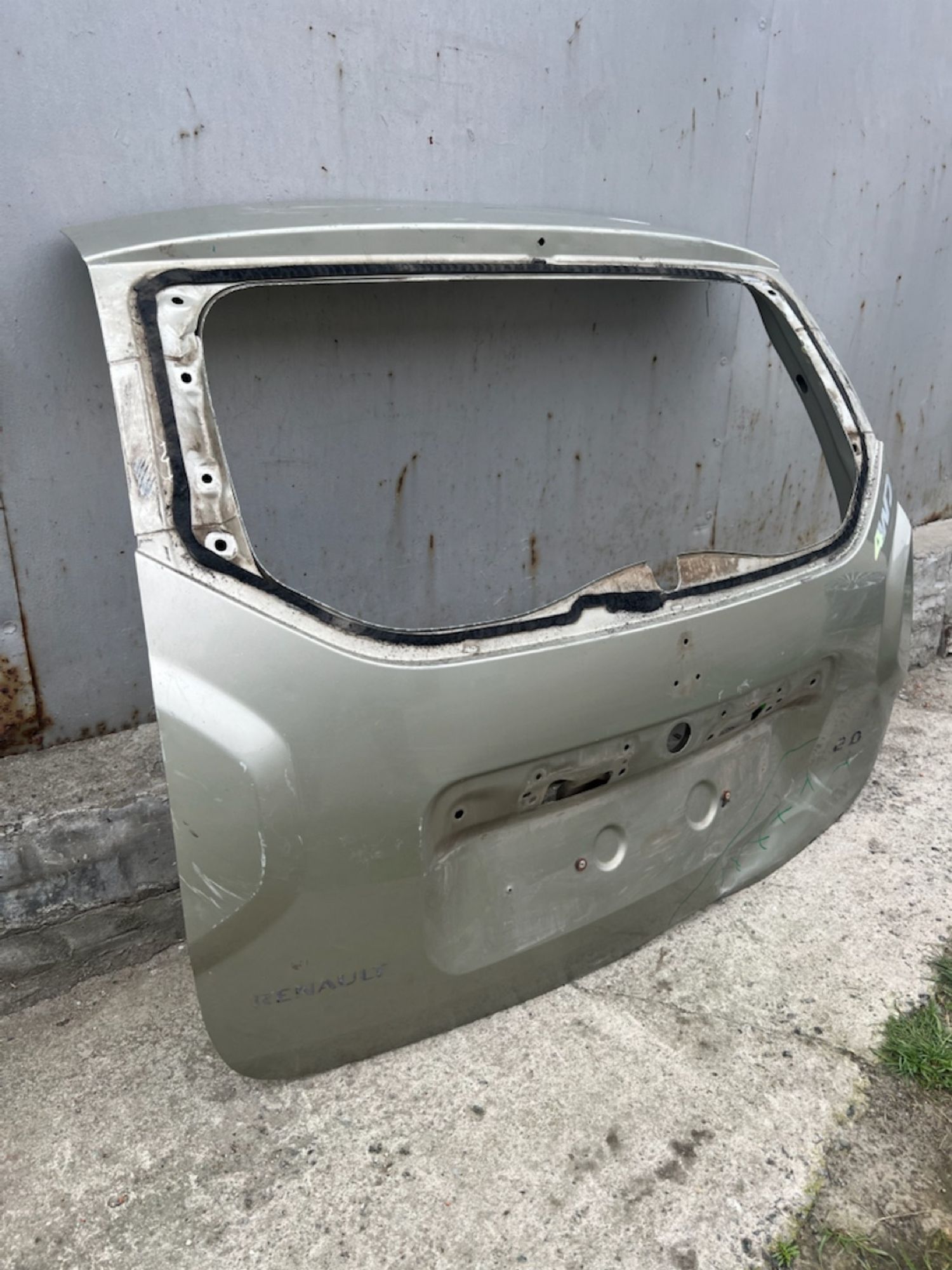 https://gcs.partsauto.market/rn-stockpro.appspot.com/thmbs/userImages/74b999aff9da8d5a09f9ff26dc196135/part/eacfa704-ca27-4af5-a254-08d9b9b90531_1747673488752.jpg