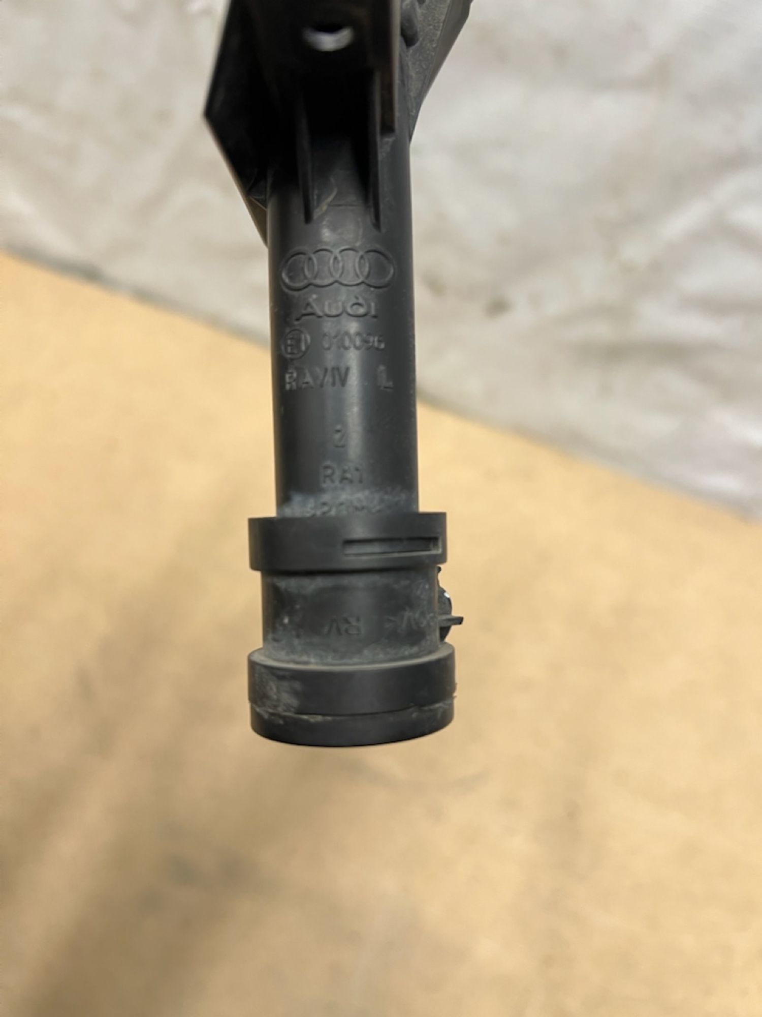 https://gcs.partsauto.market/rn-stockpro.appspot.com/thmbs/userImages/74b999aff9da8d5a09f9ff26dc196135/part/ed14423c-f021-4180-9828-0e0baa58e1f7_1745255381434.jpg