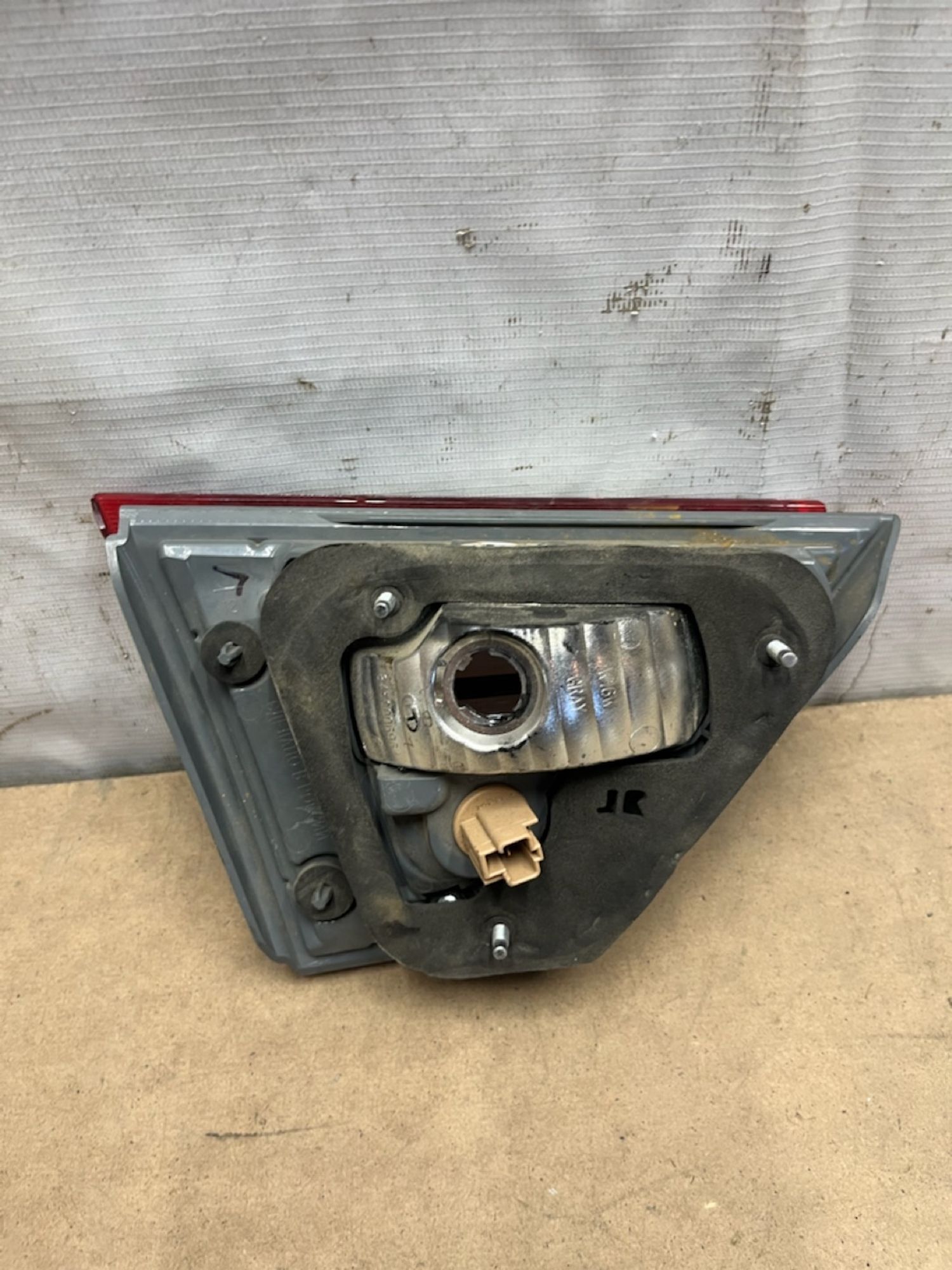 https://gcs.partsauto.market/rn-stockpro.appspot.com/thmbs/userImages/74b999aff9da8d5a09f9ff26dc196135/part/eee6b500-eefb-4f7e-b191-b469e79c03c4_1750336793838.jpg