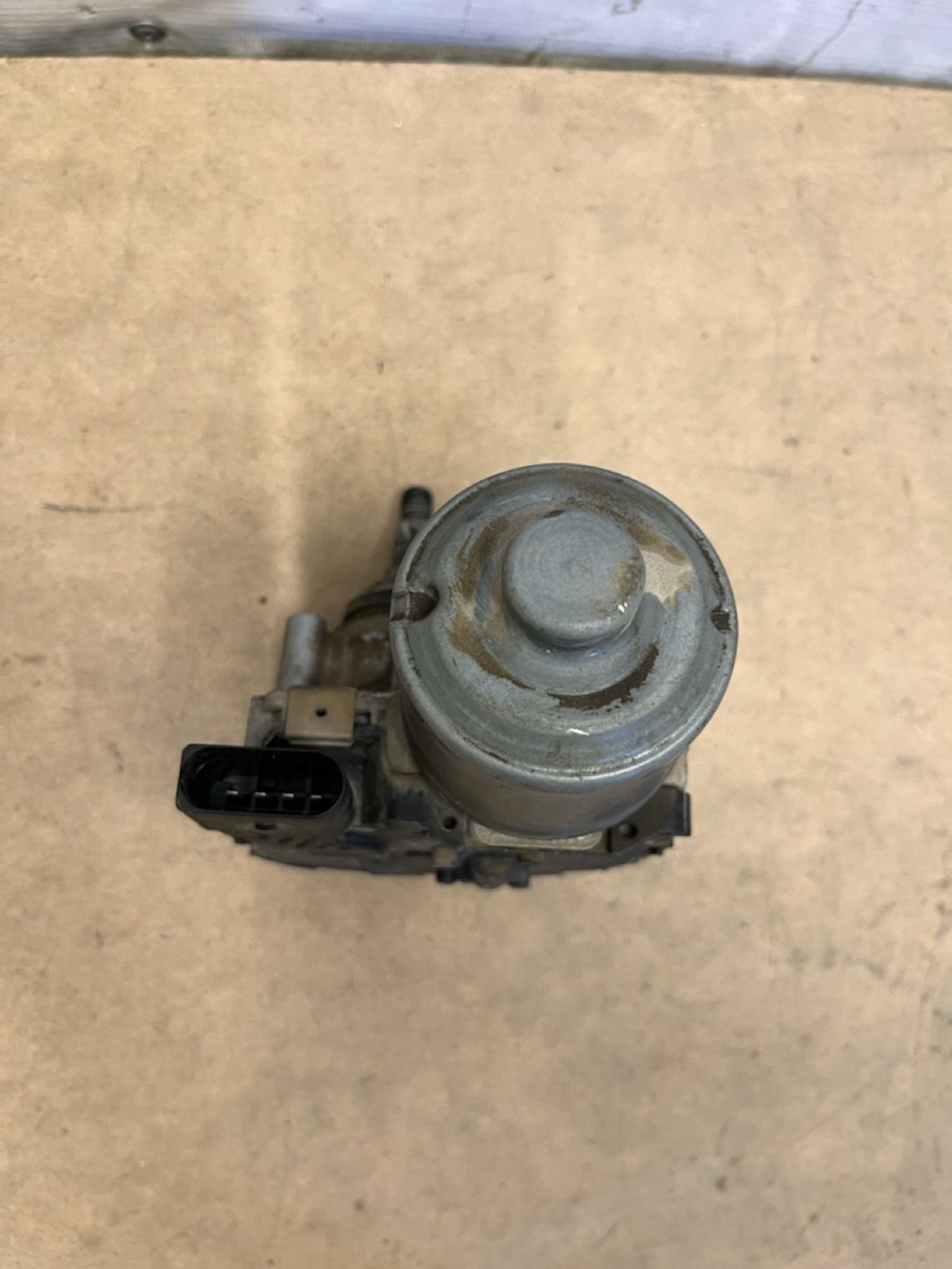 https://gcs.partsauto.market/rn-stockpro.appspot.com/thmbs/userImages/74b999aff9da8d5a09f9ff26dc196135/part/f1ae4ba9-e214-42b1-97b3-854237f45c50_1750406634707.jpg