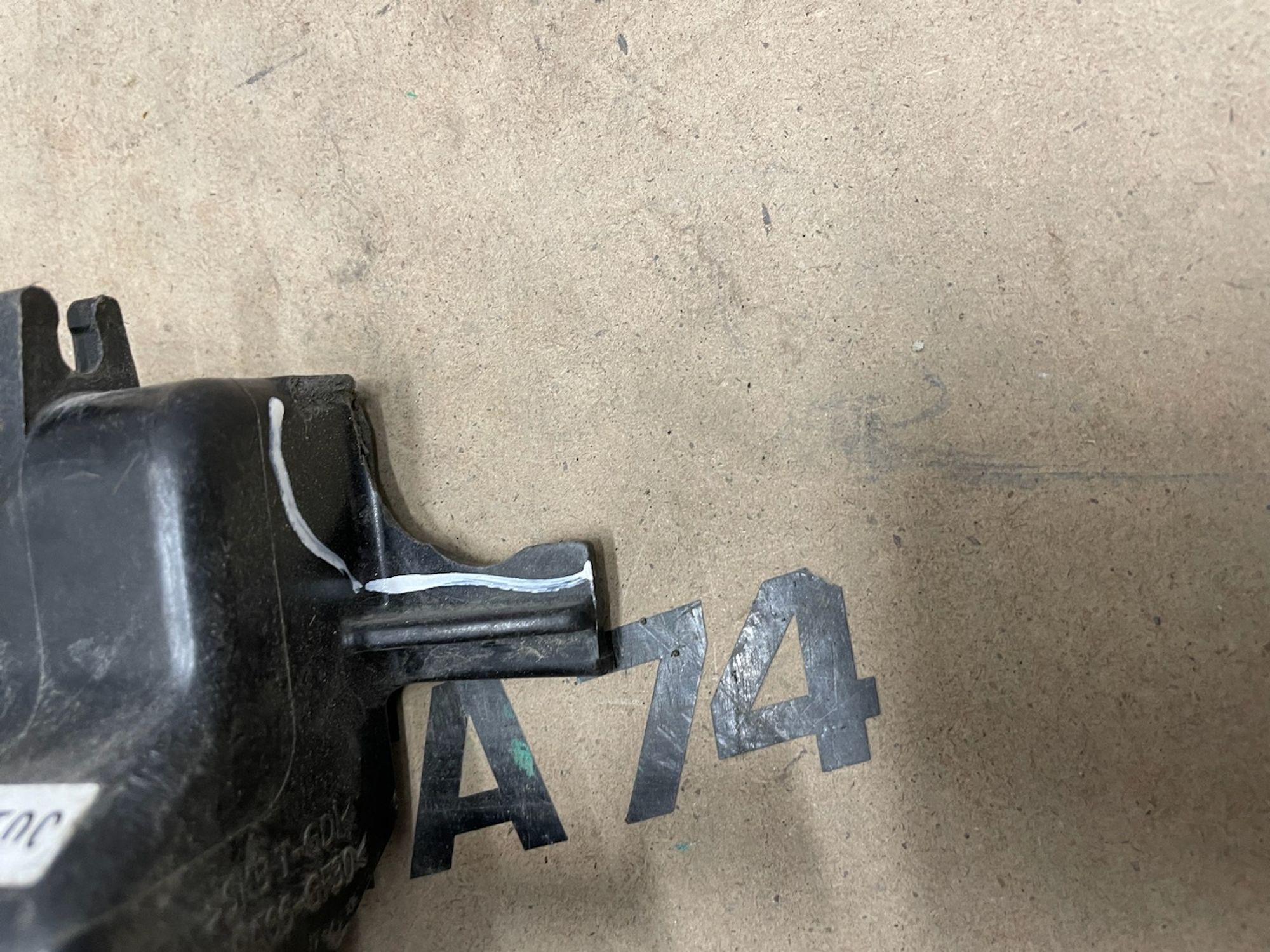 https://gcs.partsauto.market/rn-stockpro.appspot.com/thmbs/userImages/74b999aff9da8d5a09f9ff26dc196135/part/f2b8876c-a233-4868-8ea2-42d35969898a_1738323070977.jpg