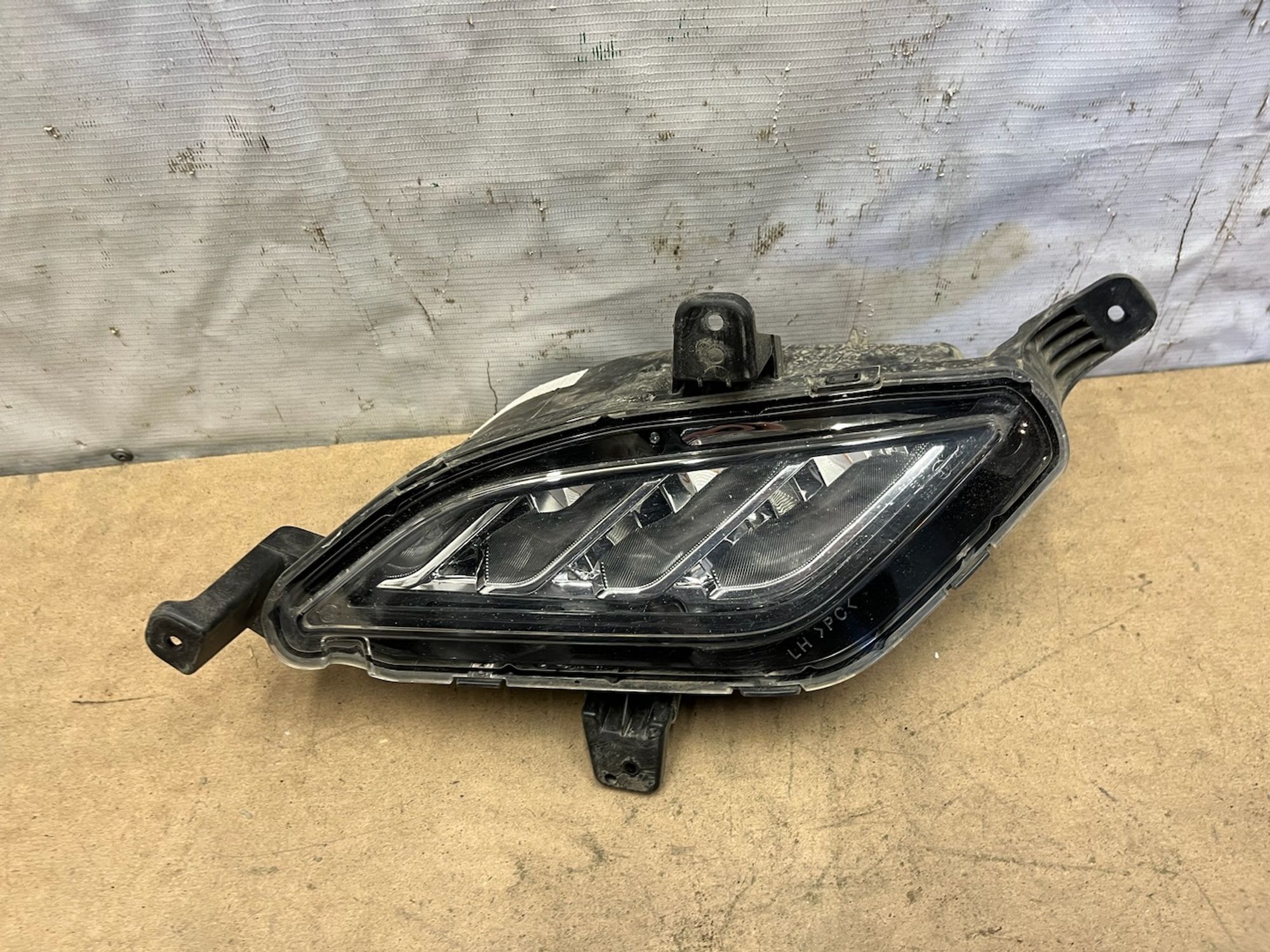 https://gcs.partsauto.market/rn-stockpro.appspot.com/thmbs/userImages/74b999aff9da8d5a09f9ff26dc196135/part/f525d1f3-9deb-4a4c-8833-bd210789890c_1748065743951.jpg
