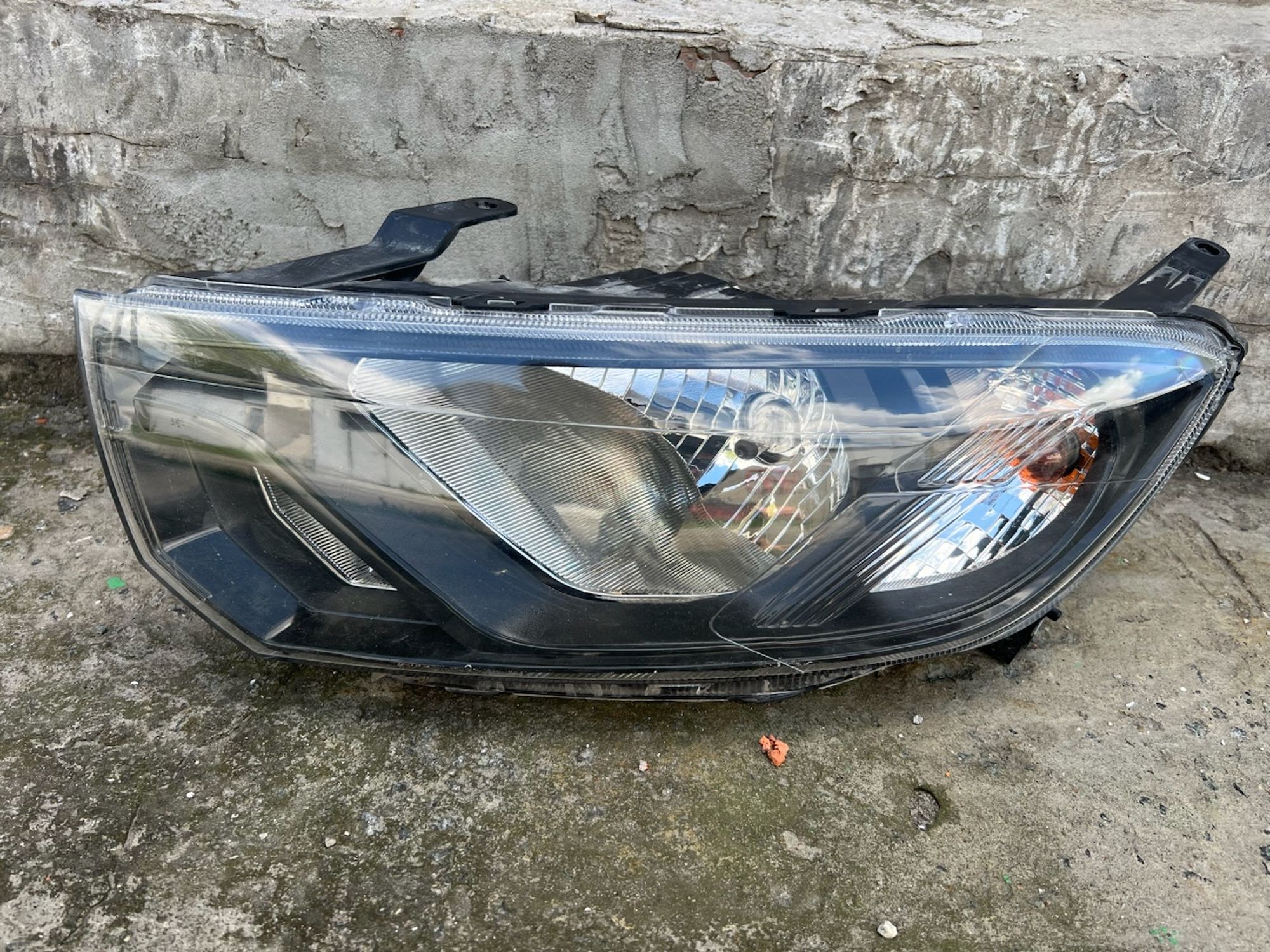 https://gcs.partsauto.market/rn-stockpro.appspot.com/thmbs/userImages/74b999aff9da8d5a09f9ff26dc196135/part/f6c0df44-28b3-41aa-9efe-d9259482449f_1747332154081.jpg