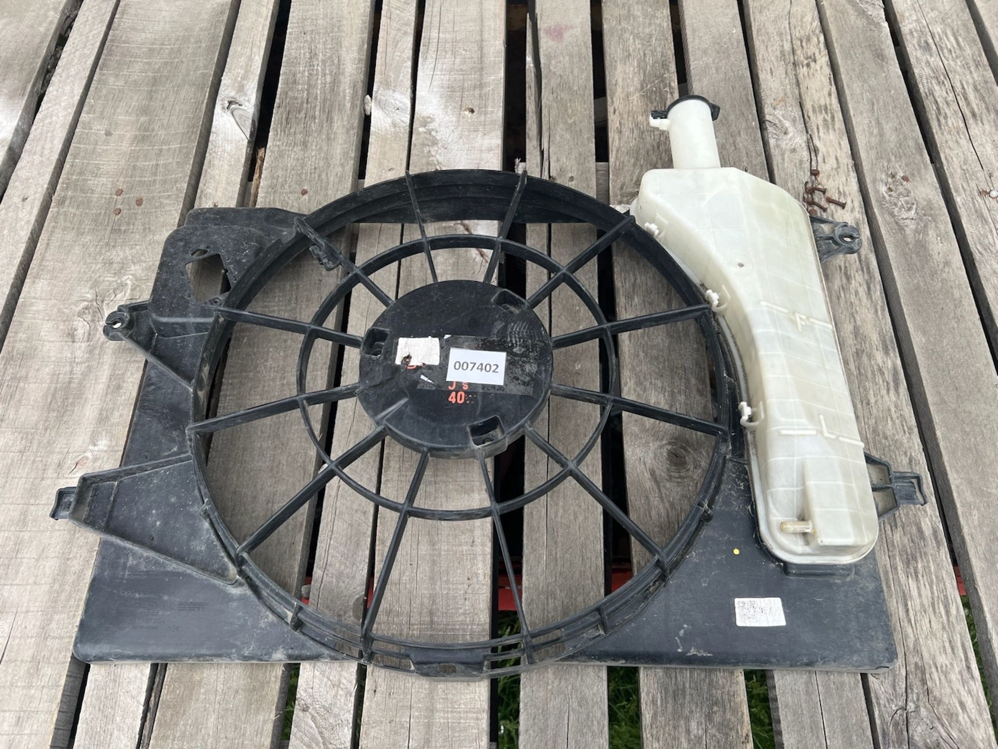 https://gcs.partsauto.market/rn-stockpro.appspot.com/thmbs/userImages/74b999aff9da8d5a09f9ff26dc196135/part/f771e5e5-3186-4cd8-aa52-fc9eae323cce_1747762982127.jpg