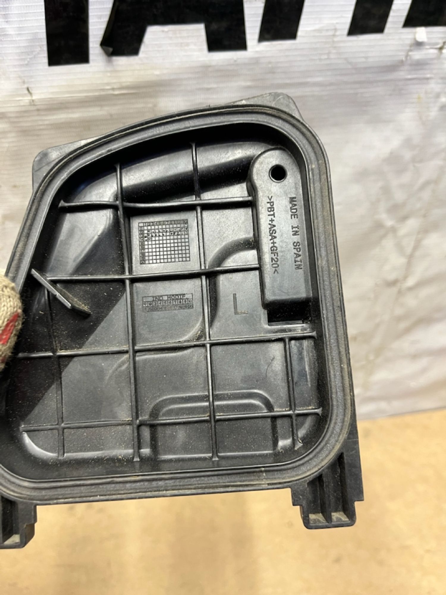 https://gcs.partsauto.market/rn-stockpro.appspot.com/thmbs/userImages/74b999aff9da8d5a09f9ff26dc196135/part/fa9a7d27-a286-48c9-83b5-272f0a2e1b4c_1746016673643.jpg