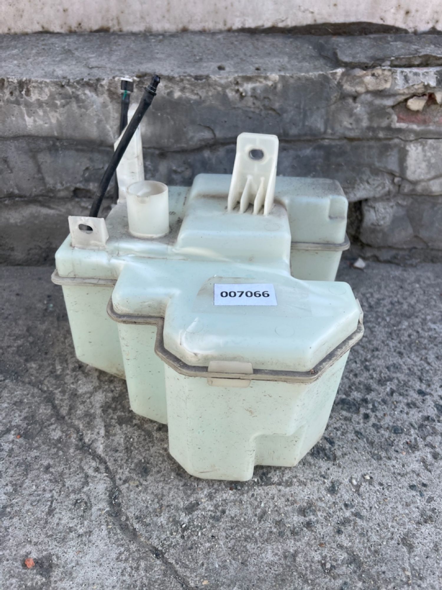 https://gcs.partsauto.market/rn-stockpro.appspot.com/thmbs/userImages/74b999aff9da8d5a09f9ff26dc196135/part/fe2c85e5-8c17-411d-93d2-a013b9a7a16c_1746552075292.jpg