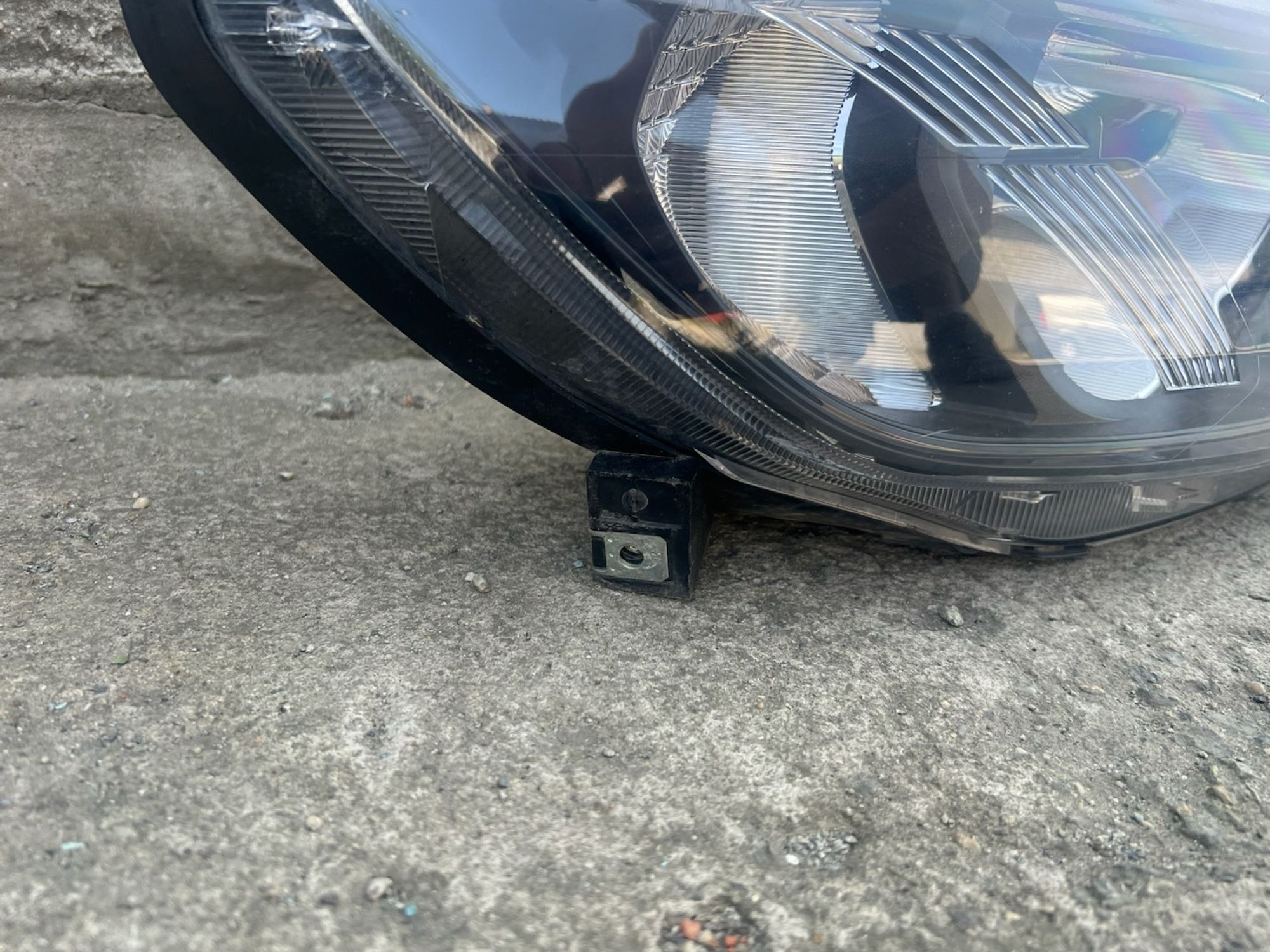 https://gcs.partsauto.market/rn-stockpro.appspot.com/thmbs/userImages/74b999aff9da8d5a09f9ff26dc196135/part/fecf33ef-ff90-40ae-8154-b5435963d3b8_1750336415213.jpg