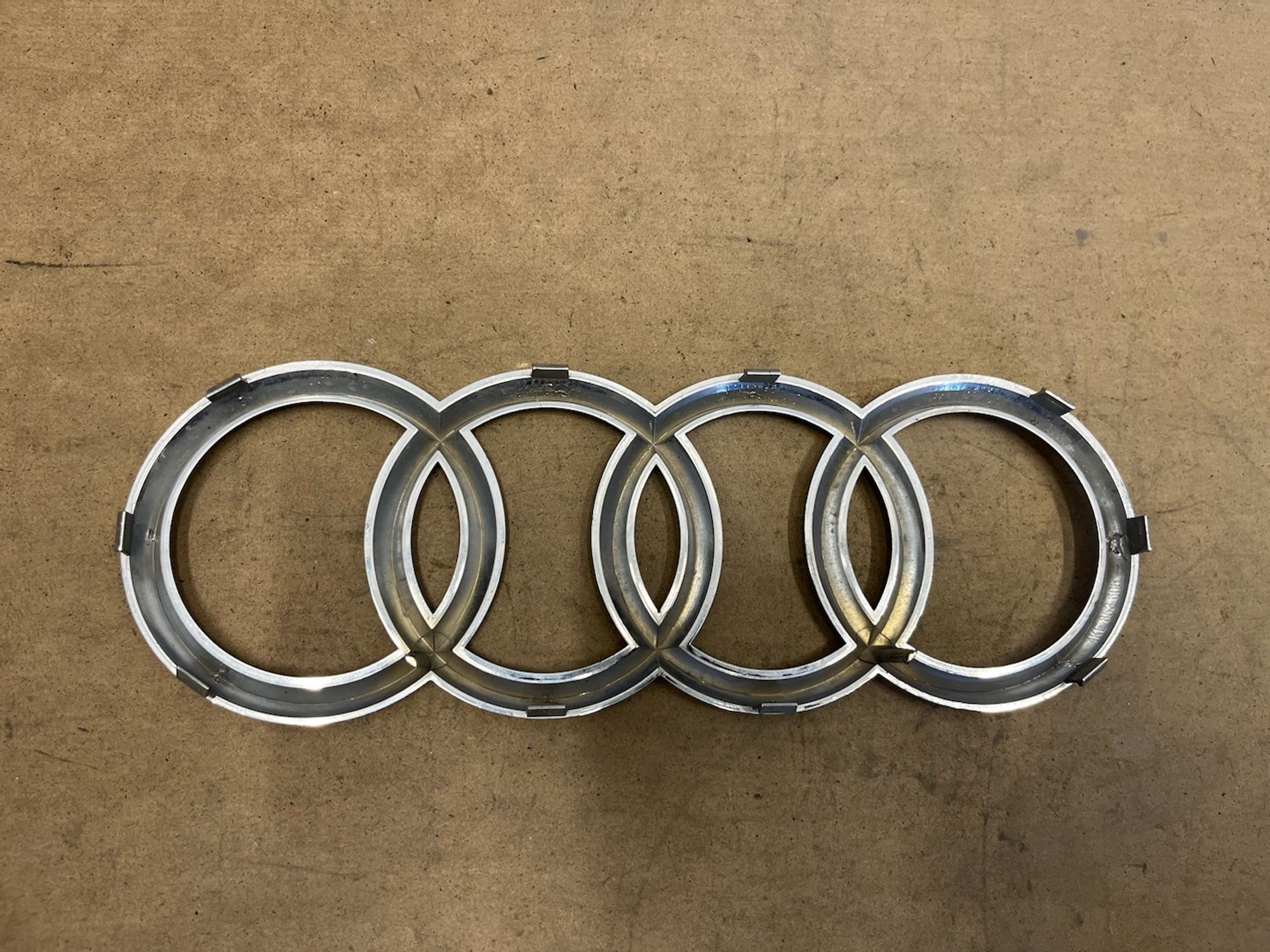 https://gcs.partsauto.market/rn-stockpro.appspot.com/thmbs/userImages/74b999aff9da8d5a09f9ff26dc196135/part/ff0e6ffc-04a6-4a73-80e1-454a5ed78246_1749039529111.jpg
