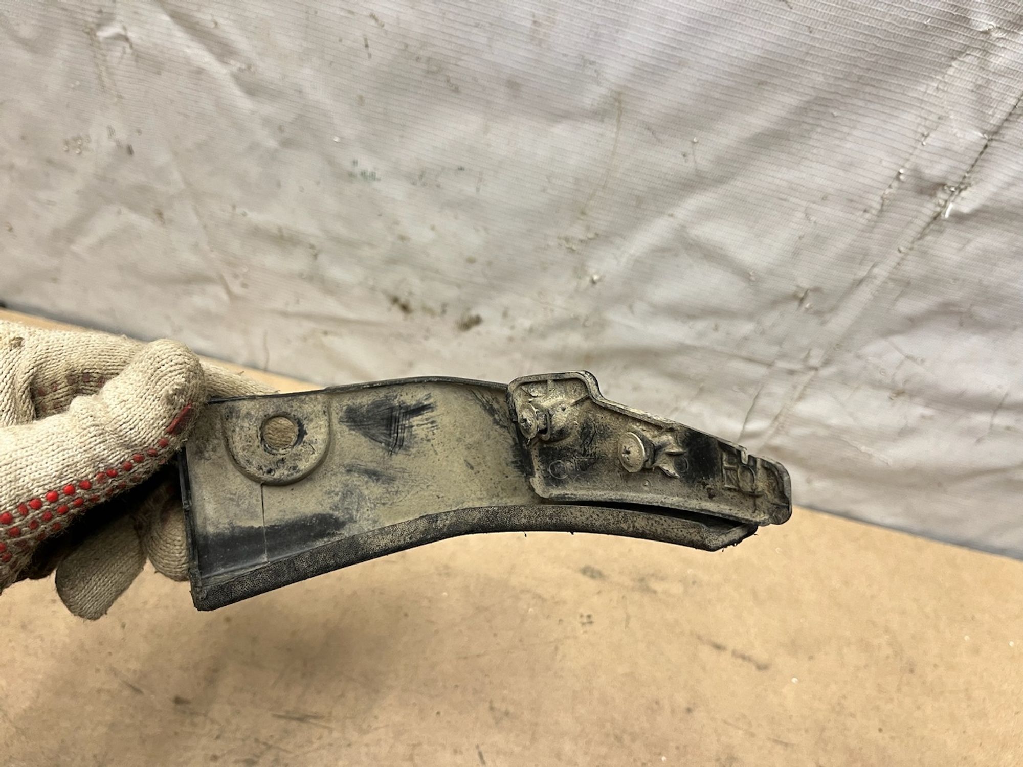 https://gcs.partsauto.market/rn-stockpro.appspot.com/thmbs/userImages/74b999aff9da8d5a09f9ff26dc196135/part/fff56508-627d-4df0-9f67-7a3388221cb9_1744369512530.jpg
