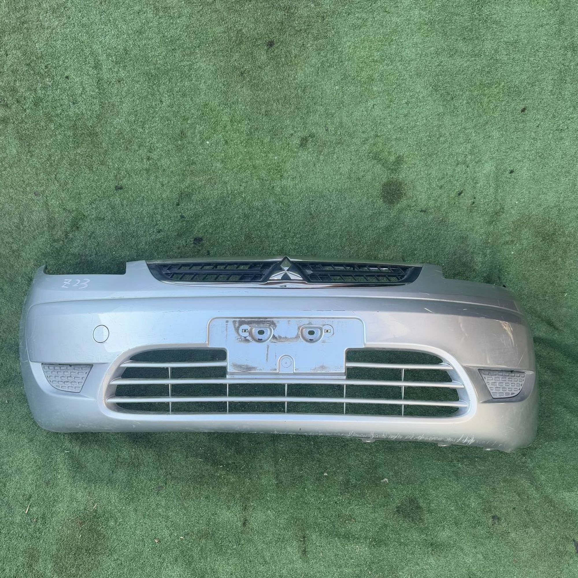 643 Бампер передний Mitsubishi Colt plus Z23