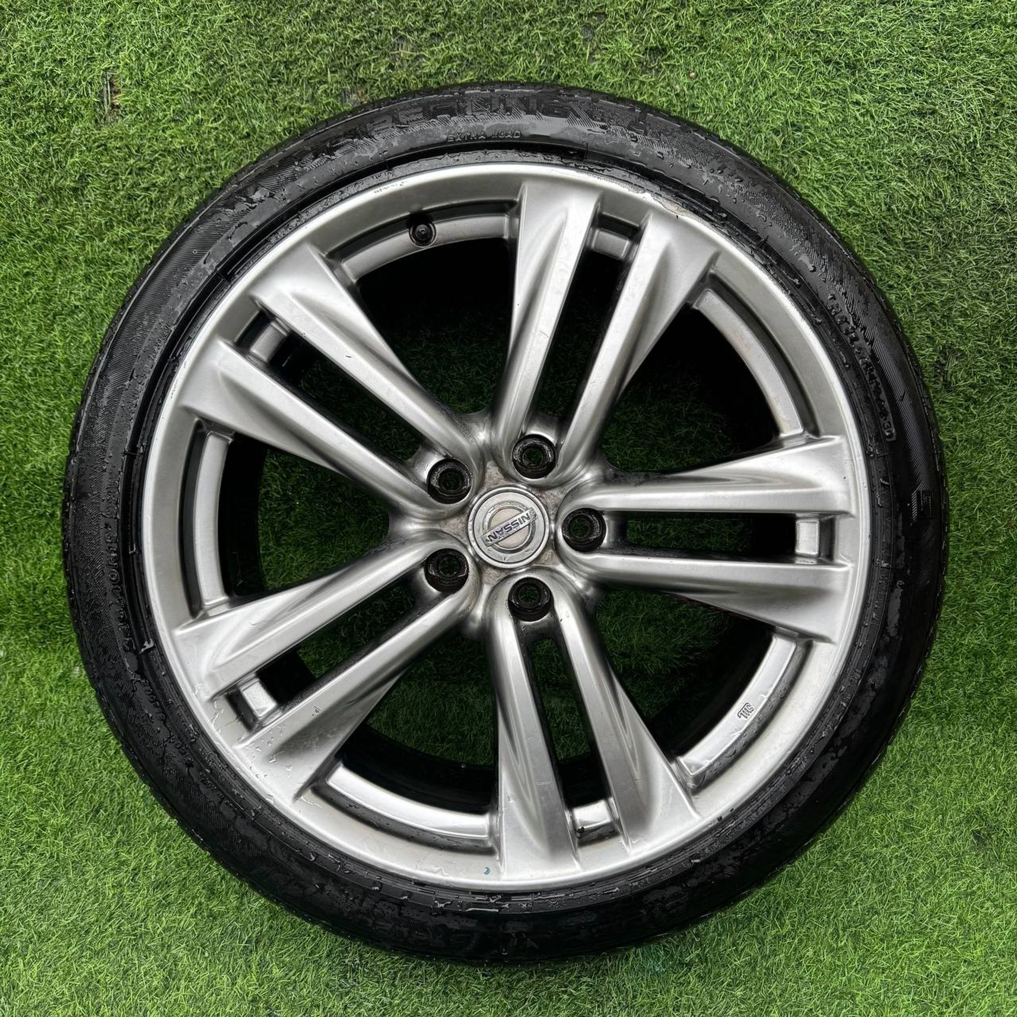 764 Диски R19 Nissan Fuga GY50 450GTTS