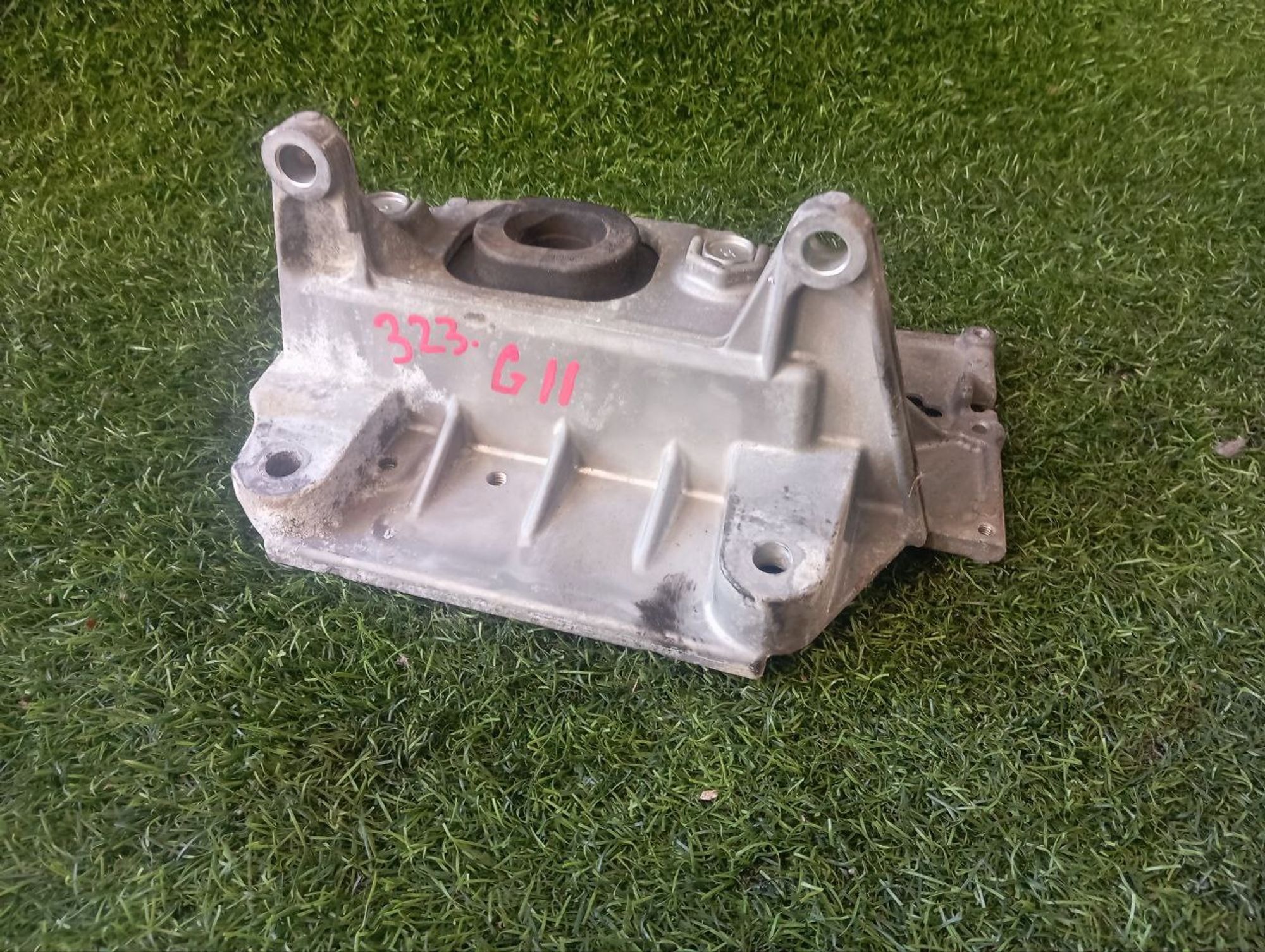 323 Опора двигателя NISSAN BLUEBIRD SYLPHY G11