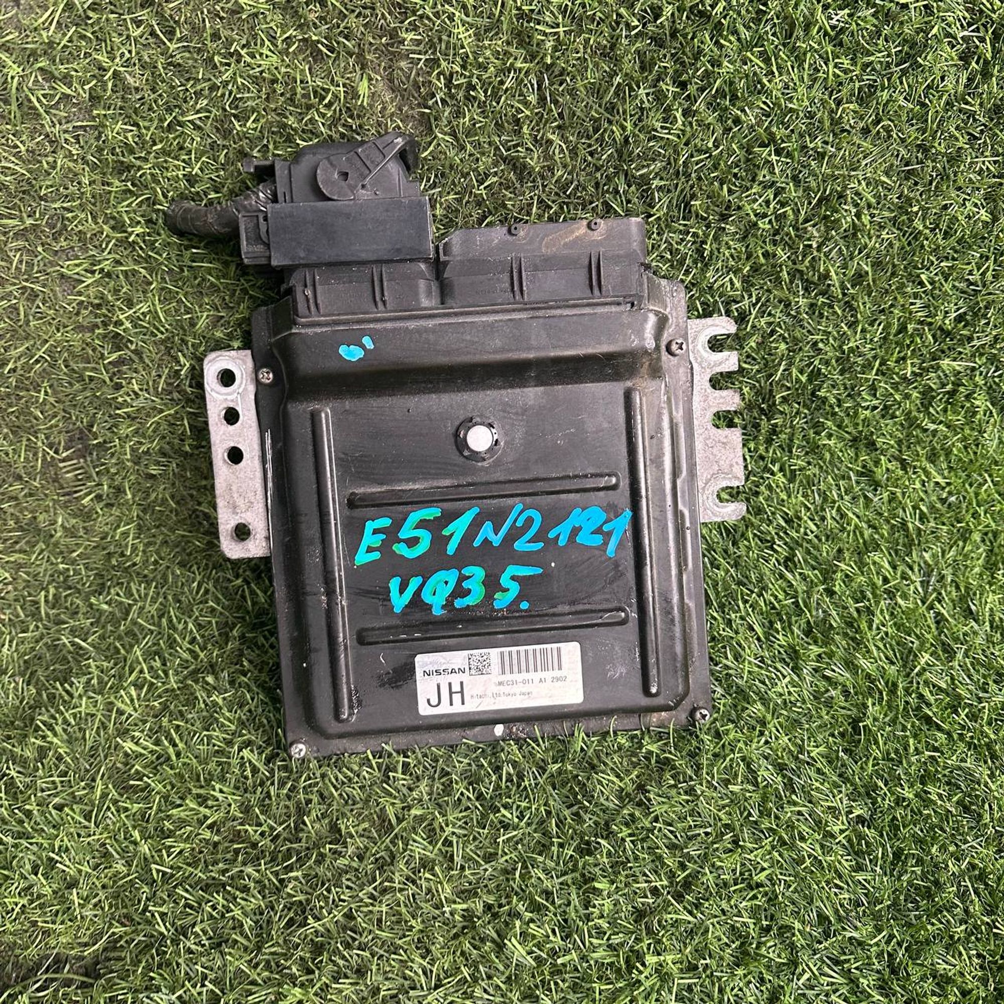 2121 Блок управления ДВС Nissan Elgrand E51 VQ25