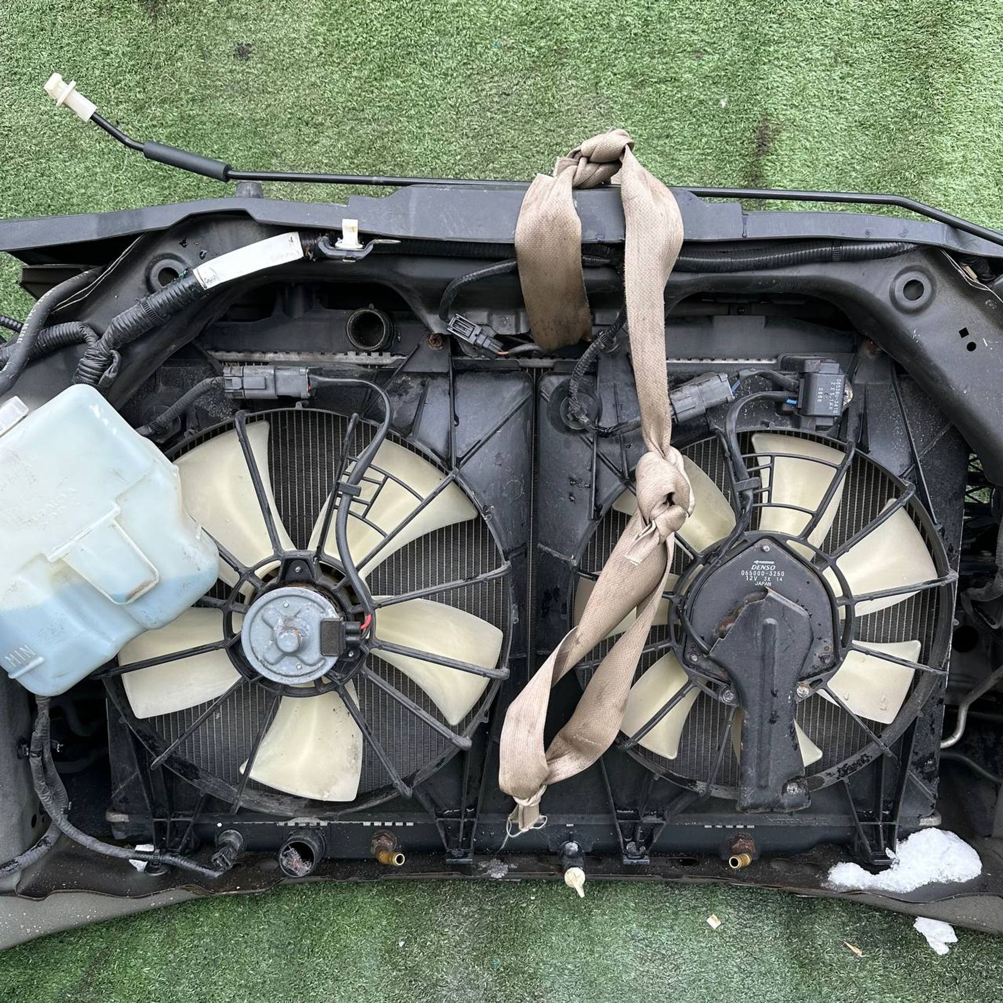 https://gcs.partsauto.market/rn-stockpro.appspot.com/thmbs/userImages/772e461030aea93f4dbb6447c0f924d3/part/ba16ef15-a62b-4d75-85d5-f62c4626a1e1_1736937064028.jpg