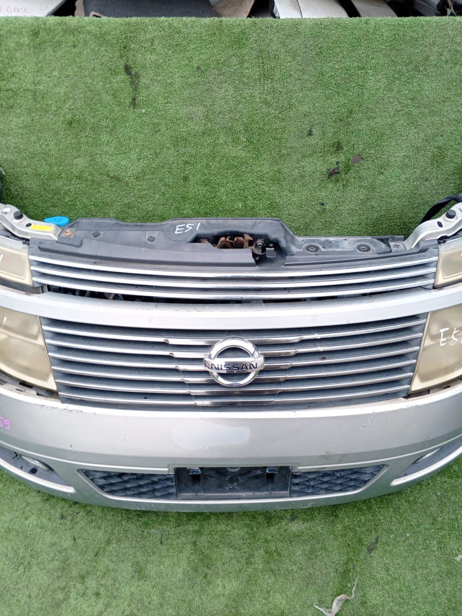 159 Ноускат Nissan Elgrand E51 2002