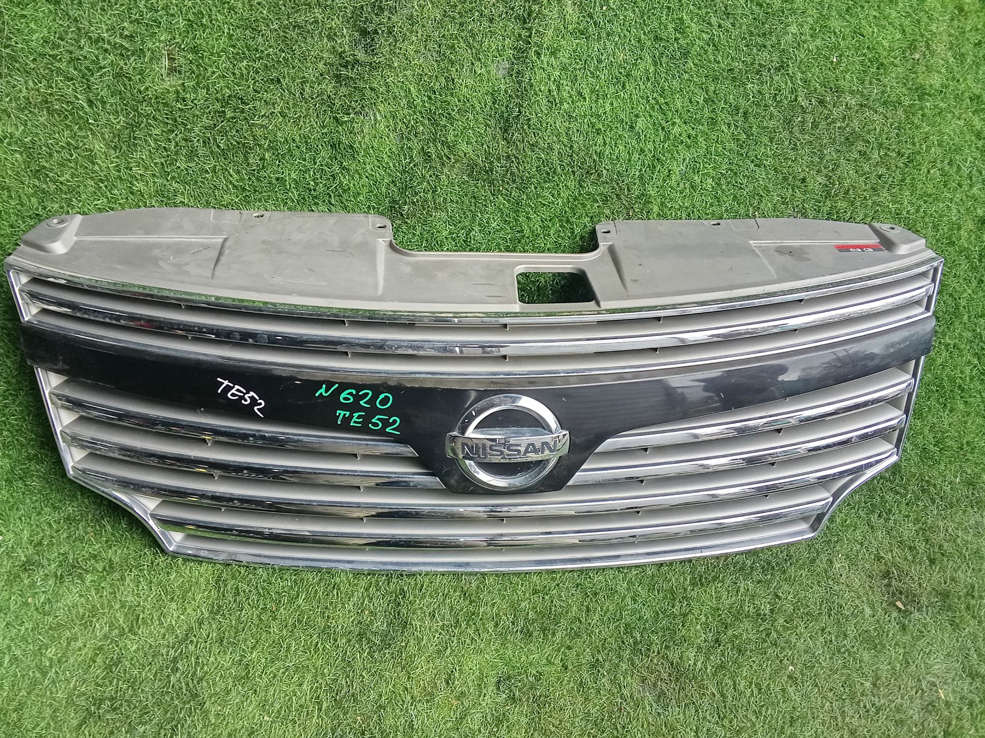 620 Решетка радиатора Nissan Elgrand TE52