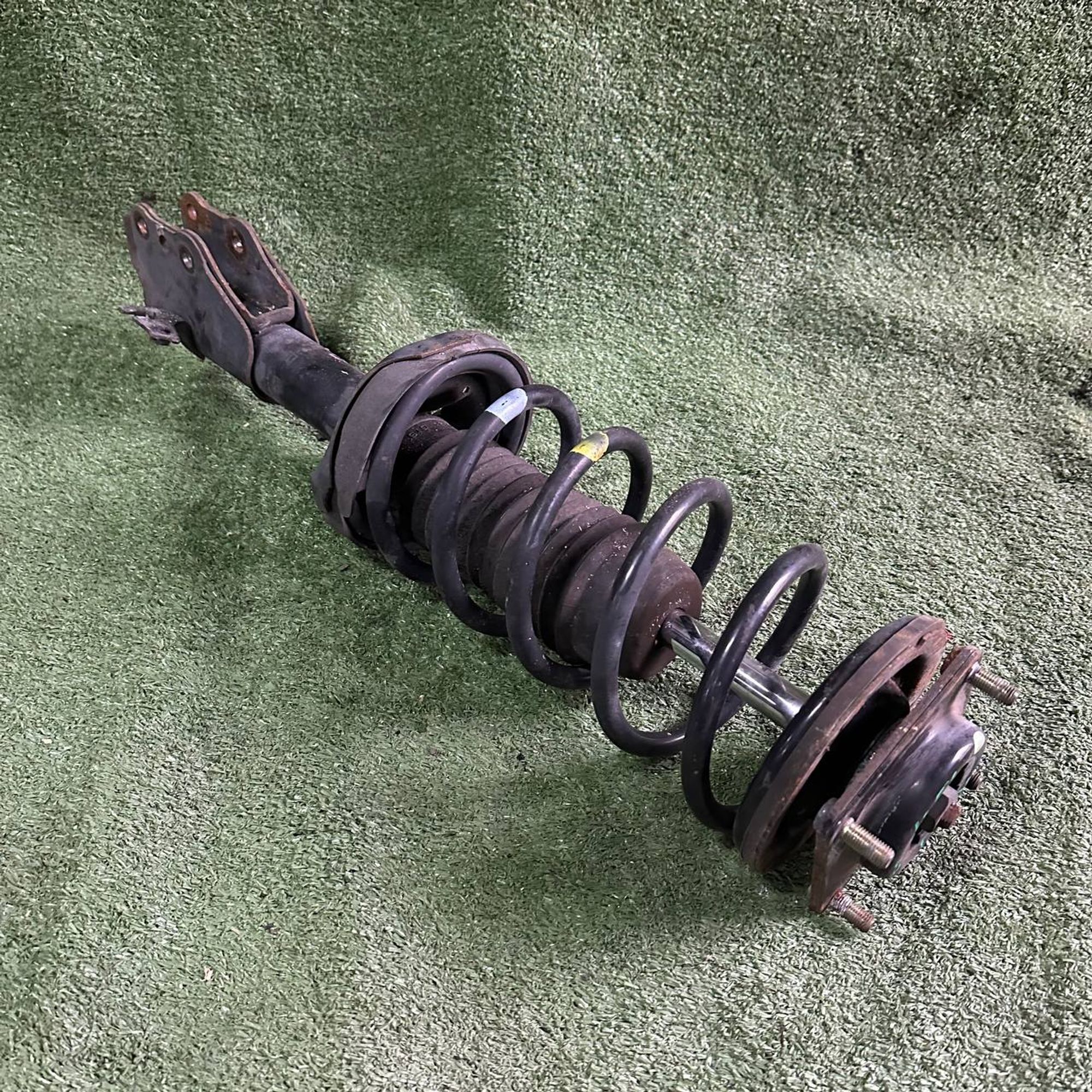 451 Стойка амортизатора F/R Mazda MPV LW3W L3