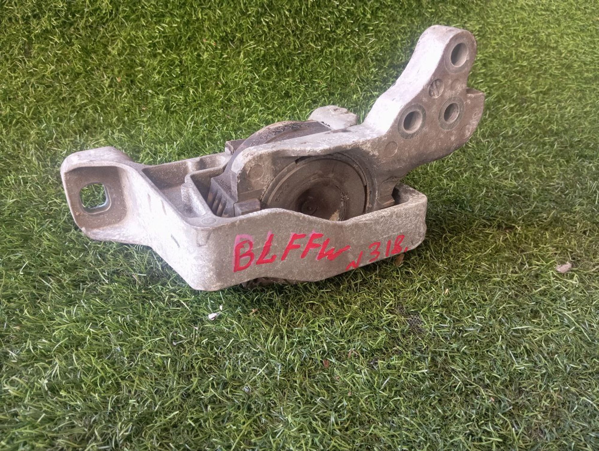 318 Опора двигателя Mazda Axela BLFFW