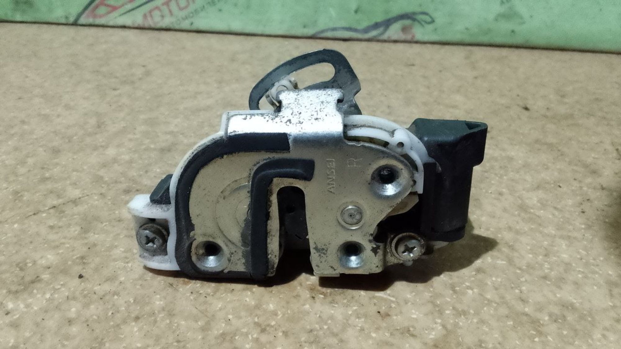 https://gcs.partsauto.market/rn-stockpro.appspot.com/thmbs/userImages/7cfef6f3f711b4301ce5946b404c3455/part/46e028d5-ecad-4581-9fc2-42f46d6ae7e4_1747296910761.jpg